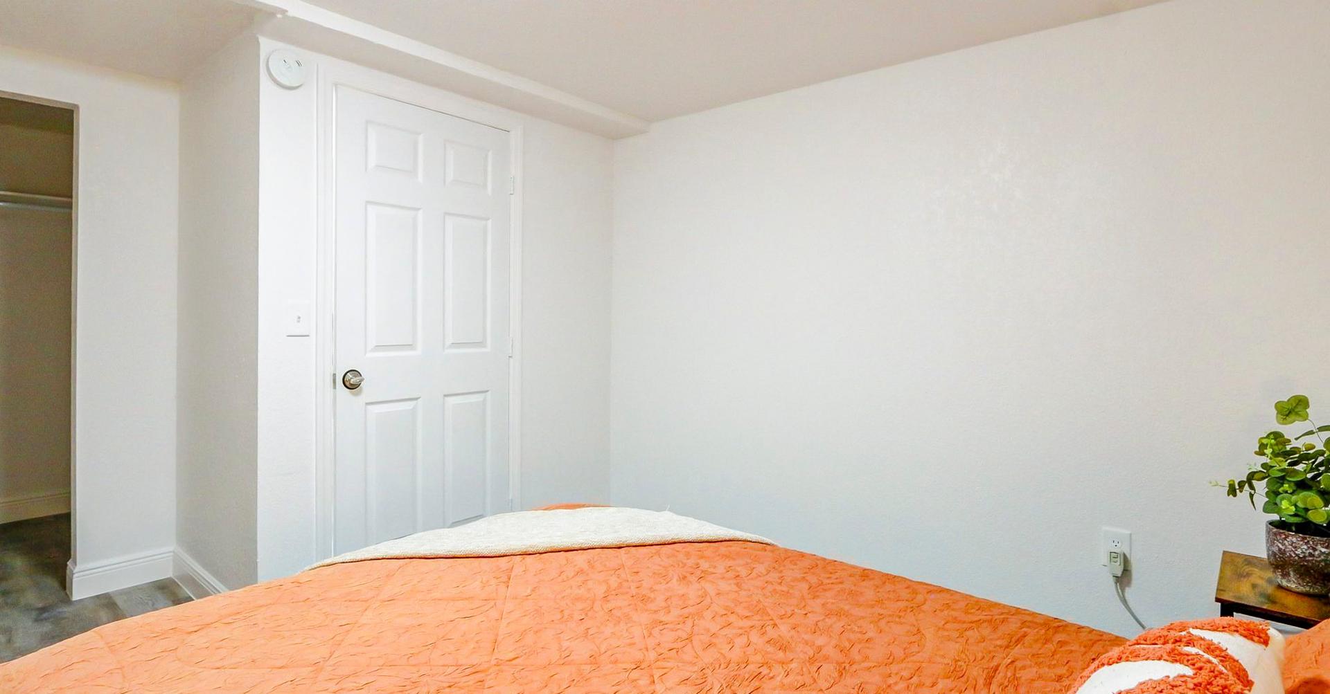 bedroom, detected:bed