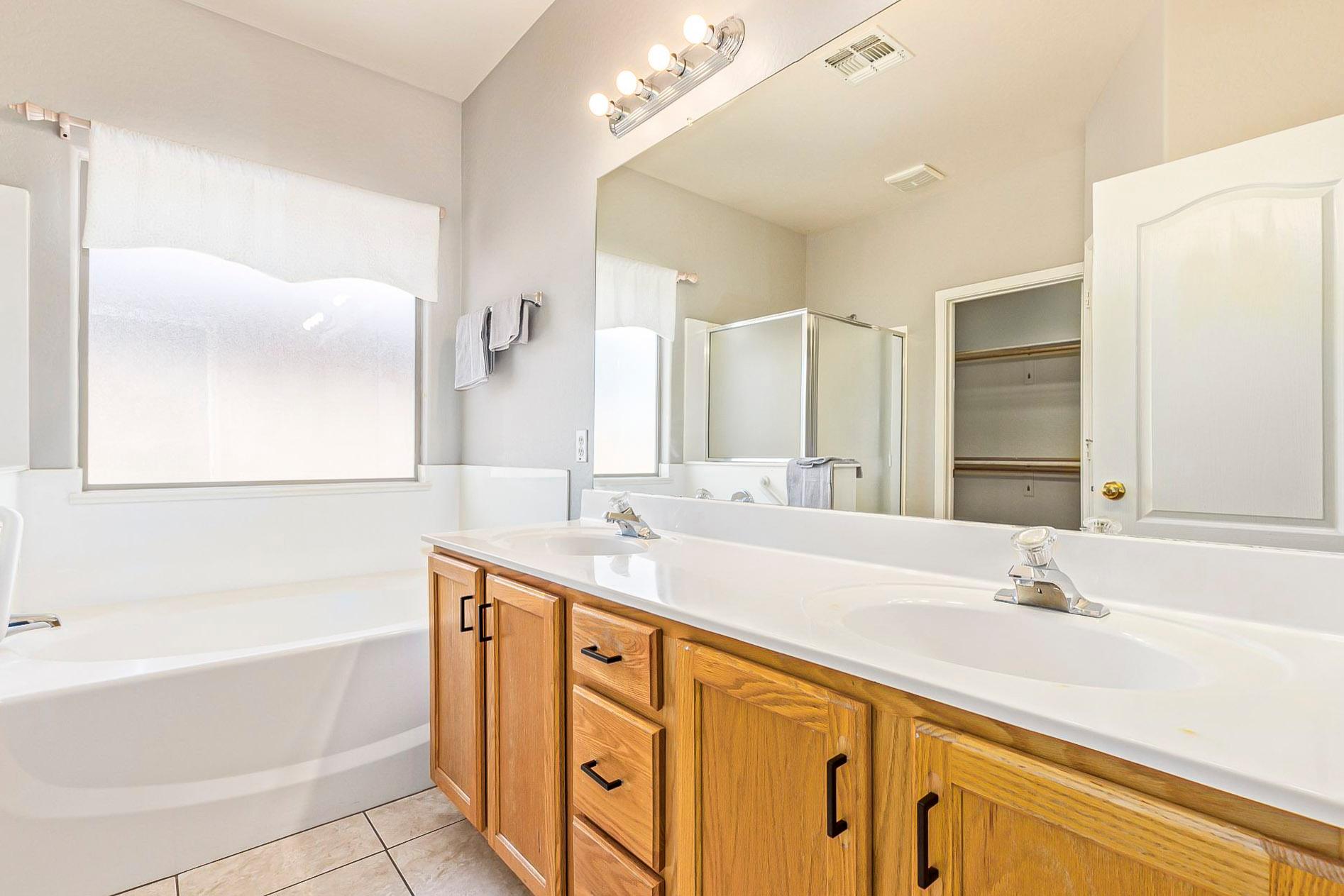 bathroom, detected:bathtub