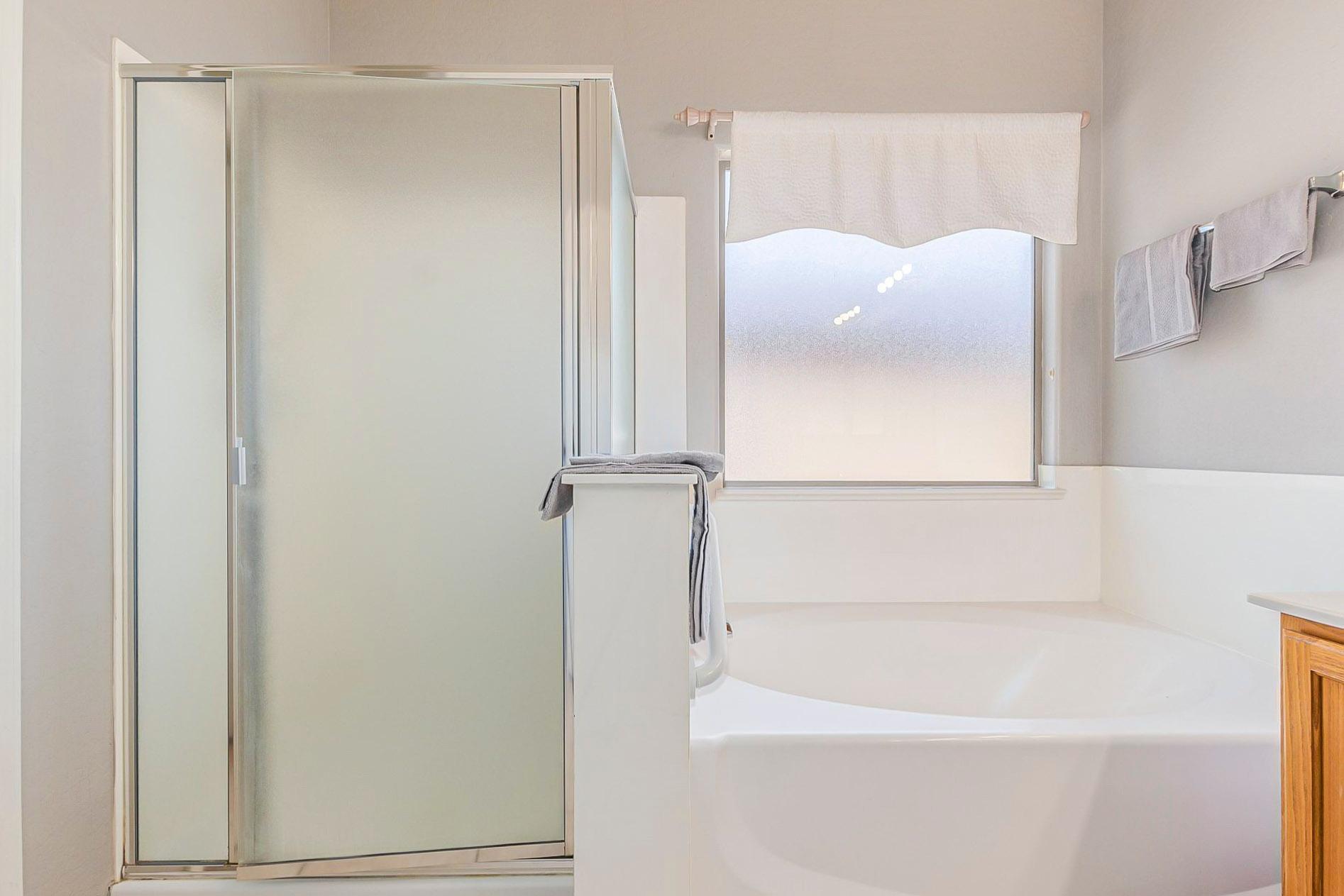 bathroom, detected:bathtub, shower