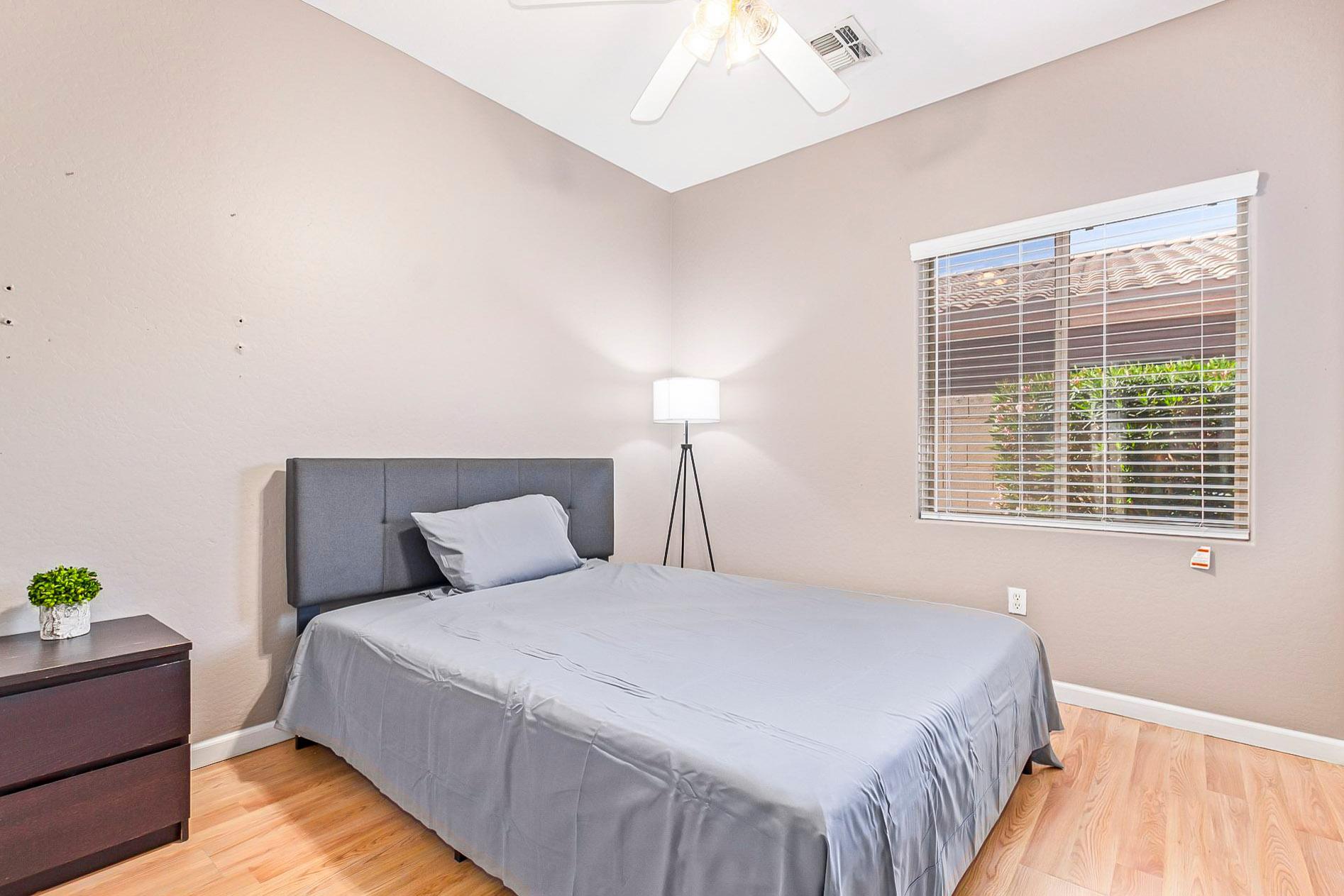 bedroom, detected:ceiling fan, bed, window blind