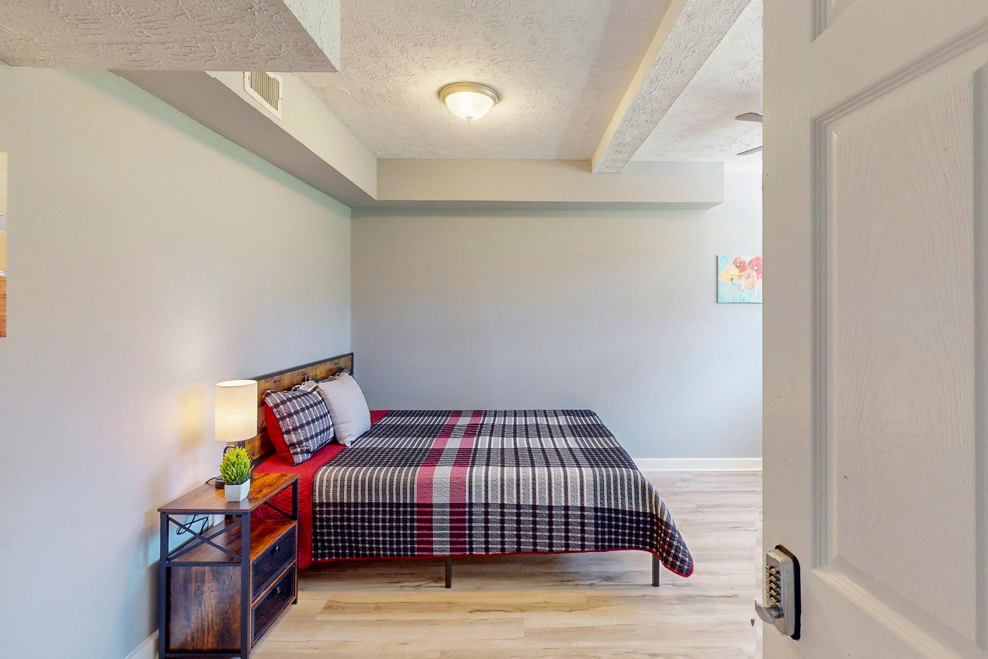 bedroom, detected:bed