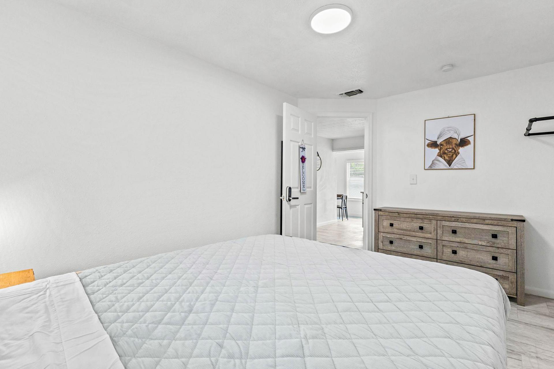 bedroom, detected:bed