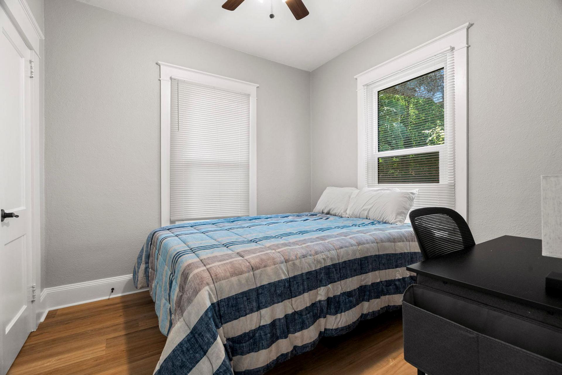 bedroom, detected:ceiling fan, bed