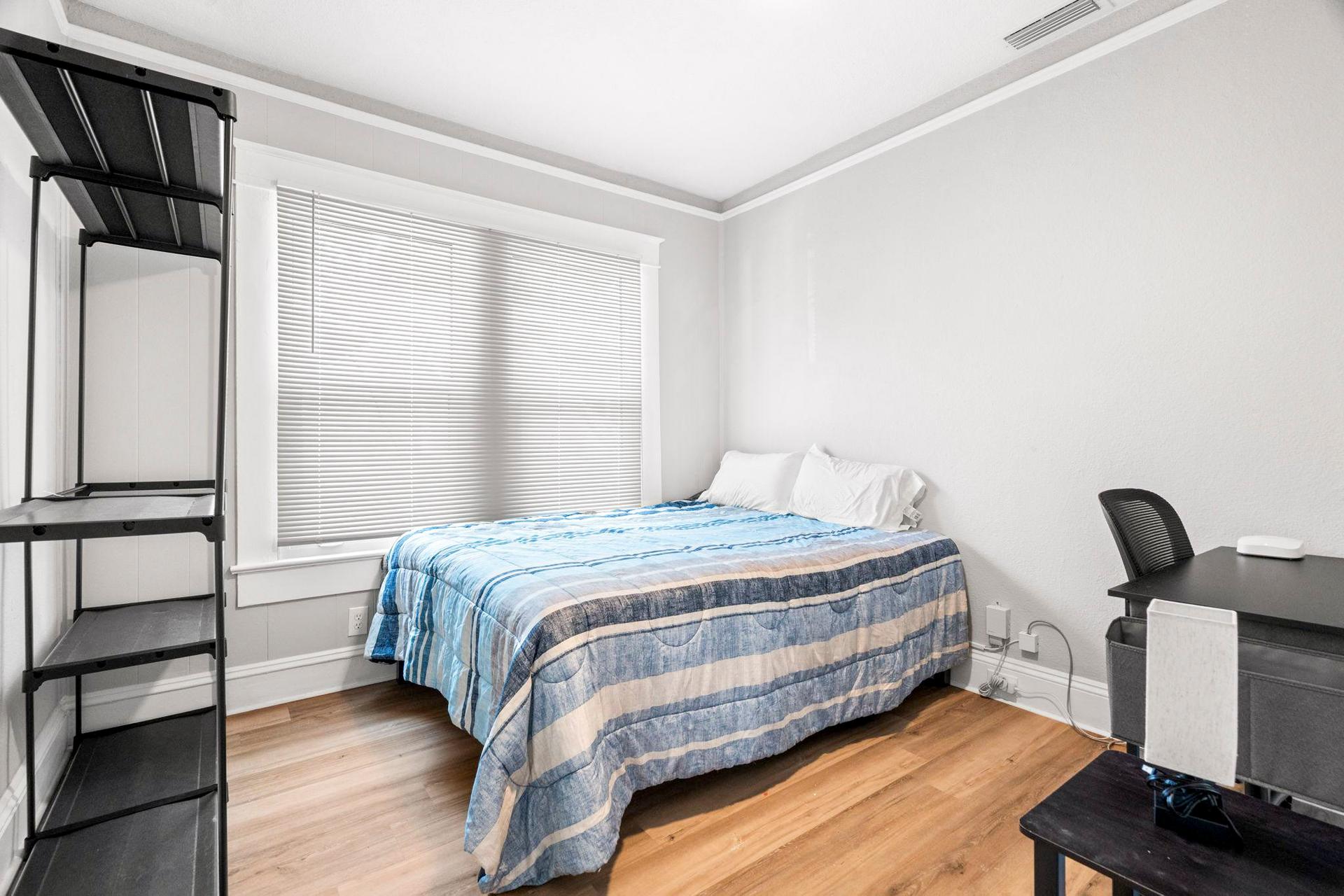 bedroom, detected:bed, window blind