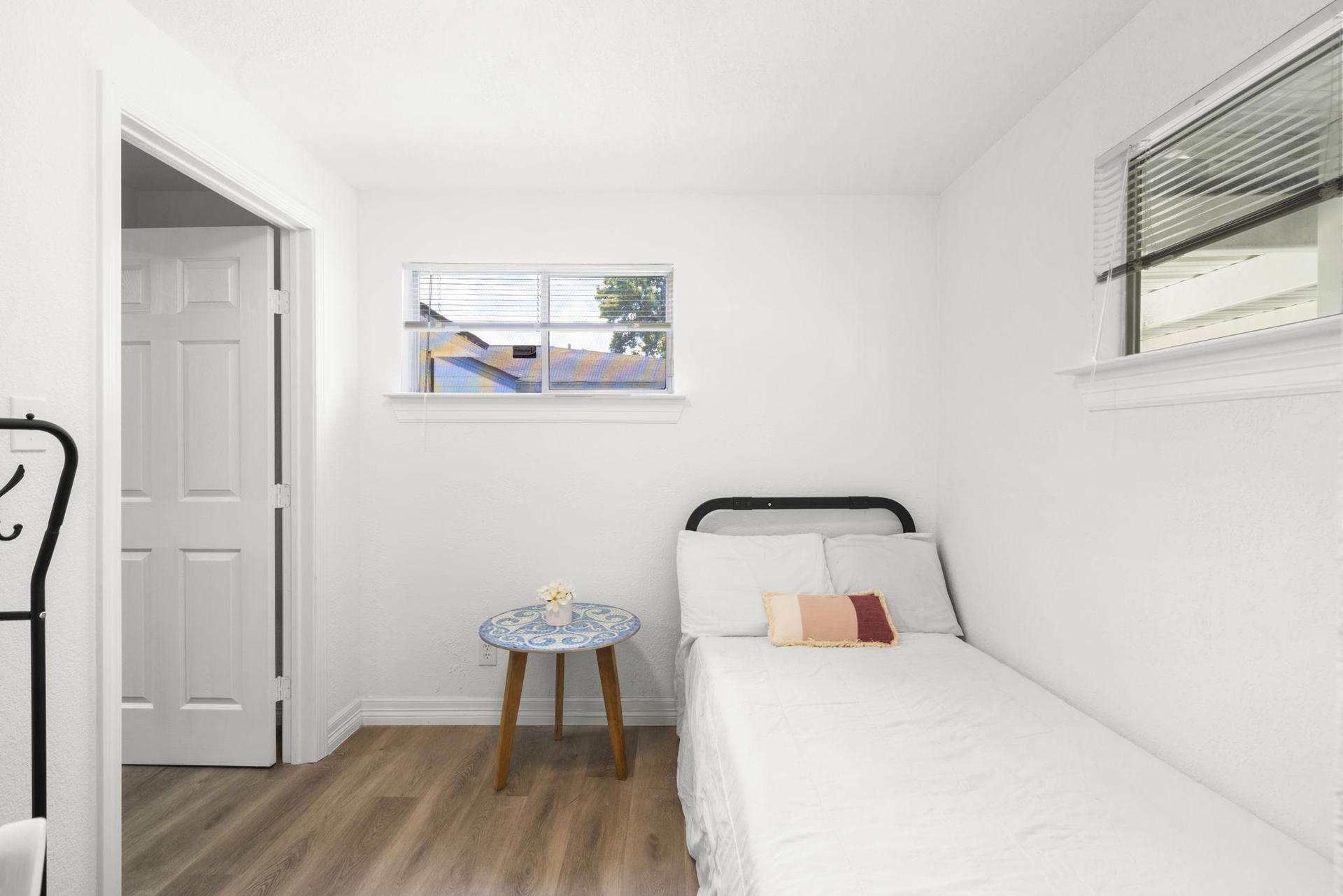 Full furnished comfortable bedroom w/ all amenities.
