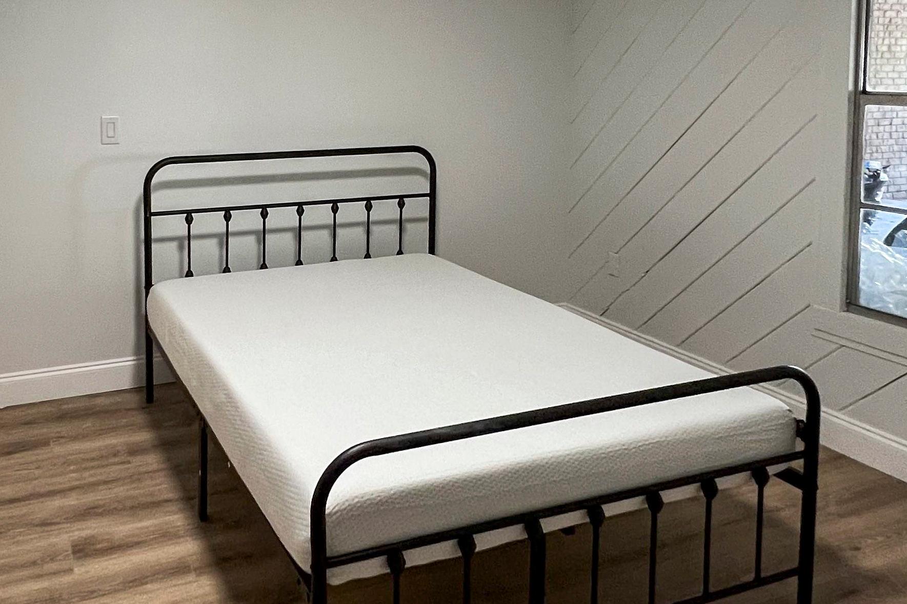 bedroom, detected:bed, window blind