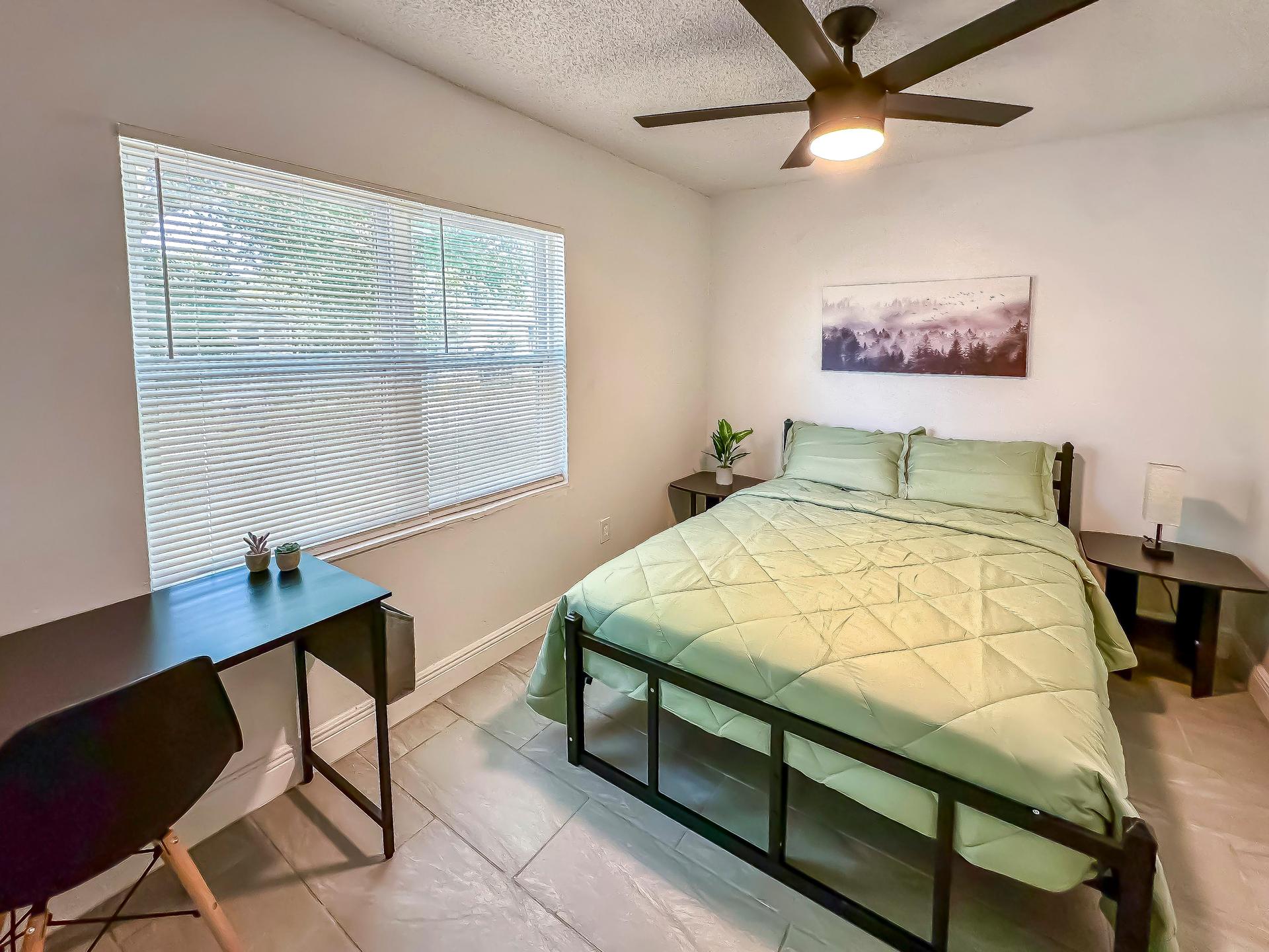 bedroom, detected:ceiling fan, window blind, bed