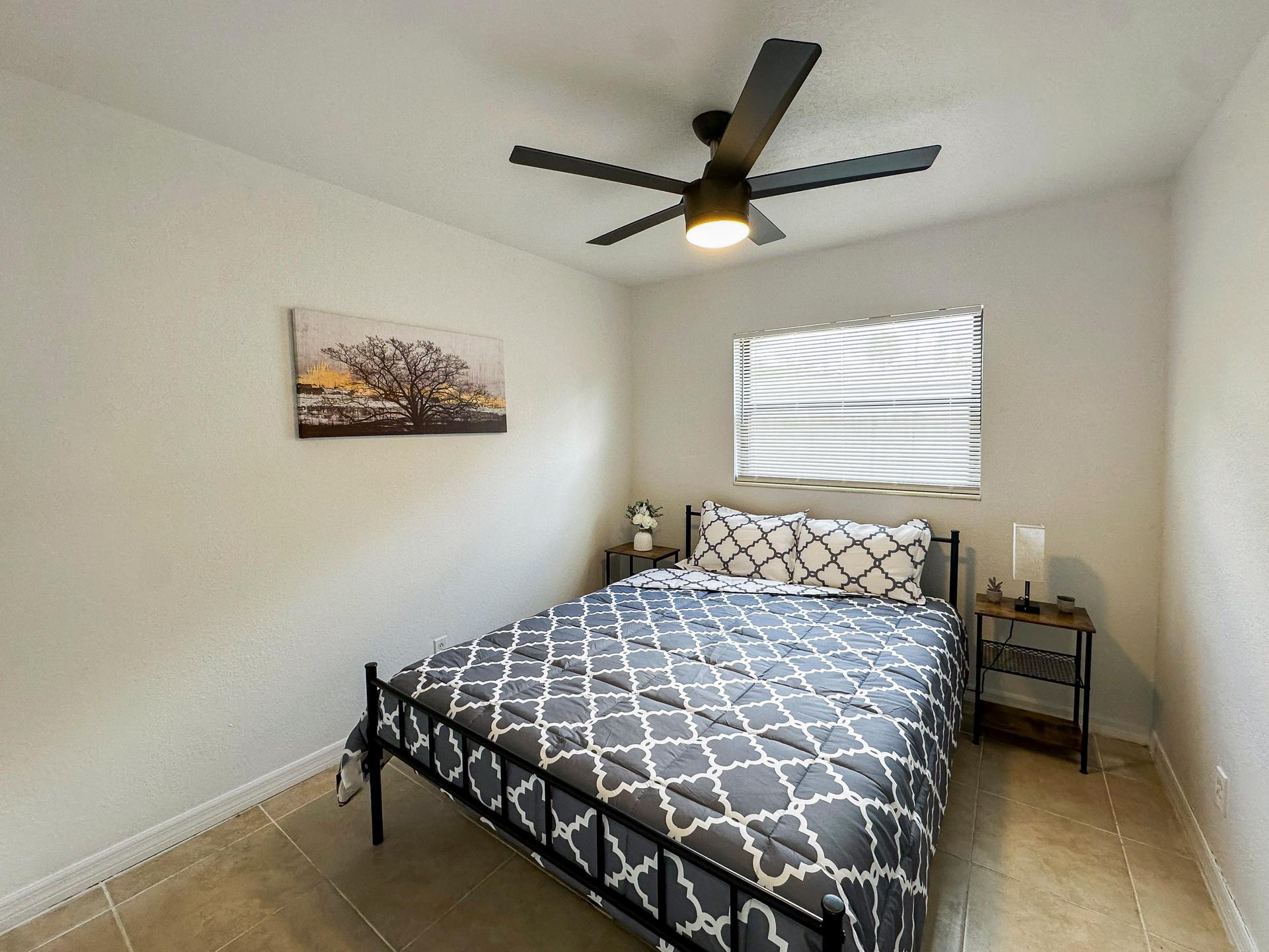 bedroom, detected:ceiling fan, bed