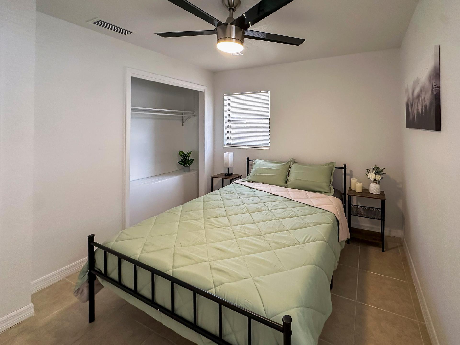 bedroom, detected:ceiling fan, bed, window blind