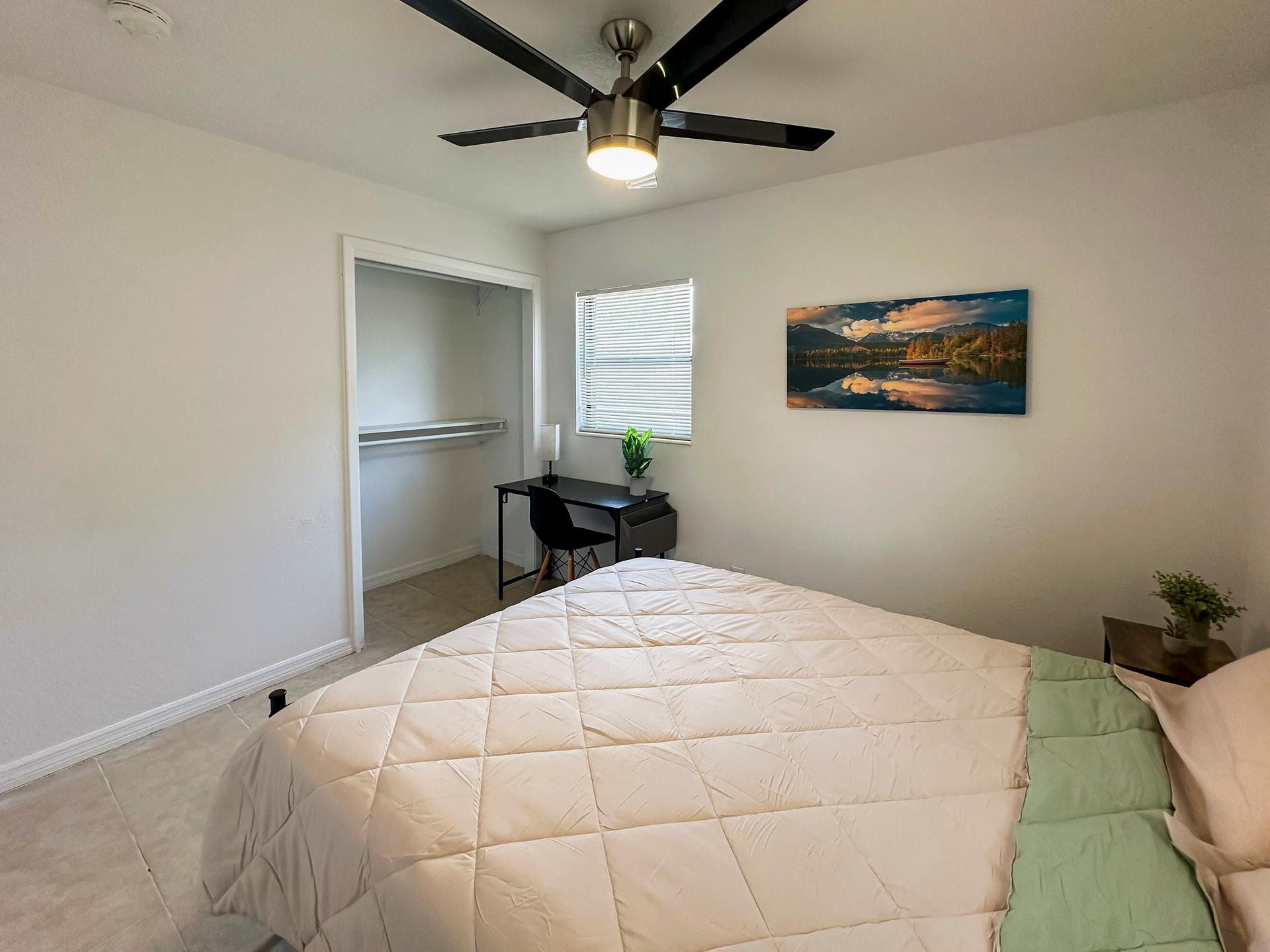 bedroom, detected:ceiling fan, bed