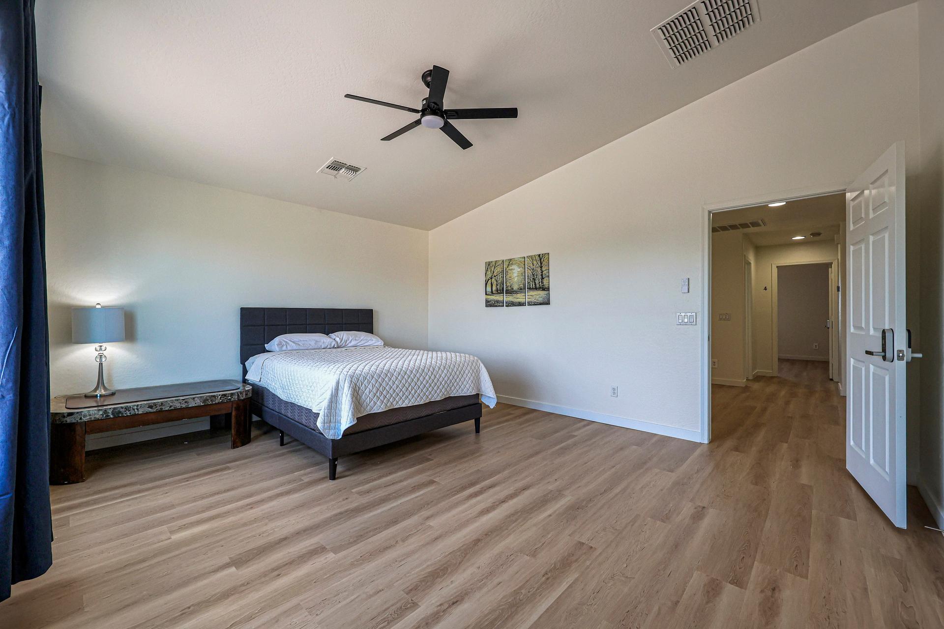 bedroom, detected:ceiling fan, bed, window blind