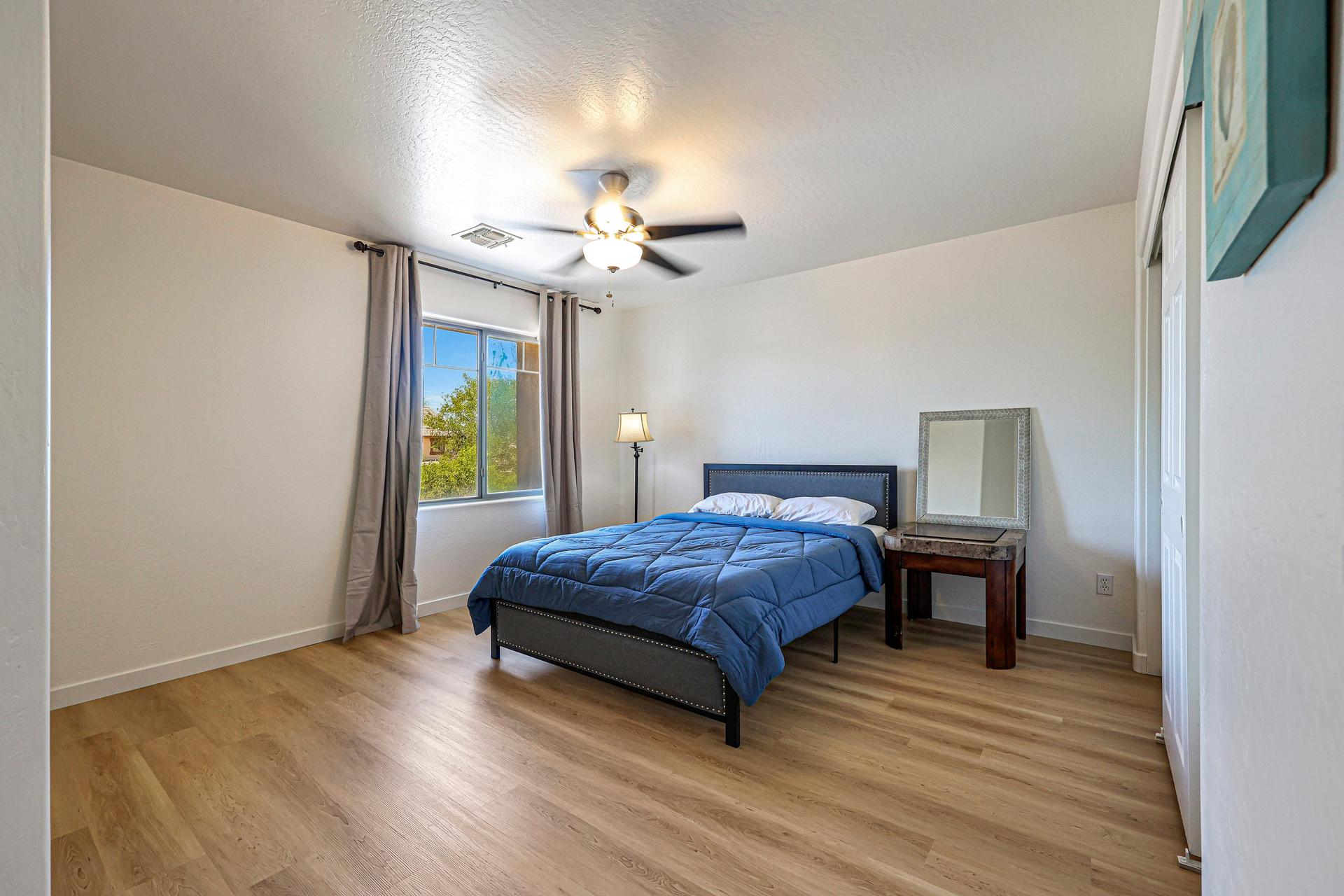bedroom, detected:ceiling fan, bed, window blind