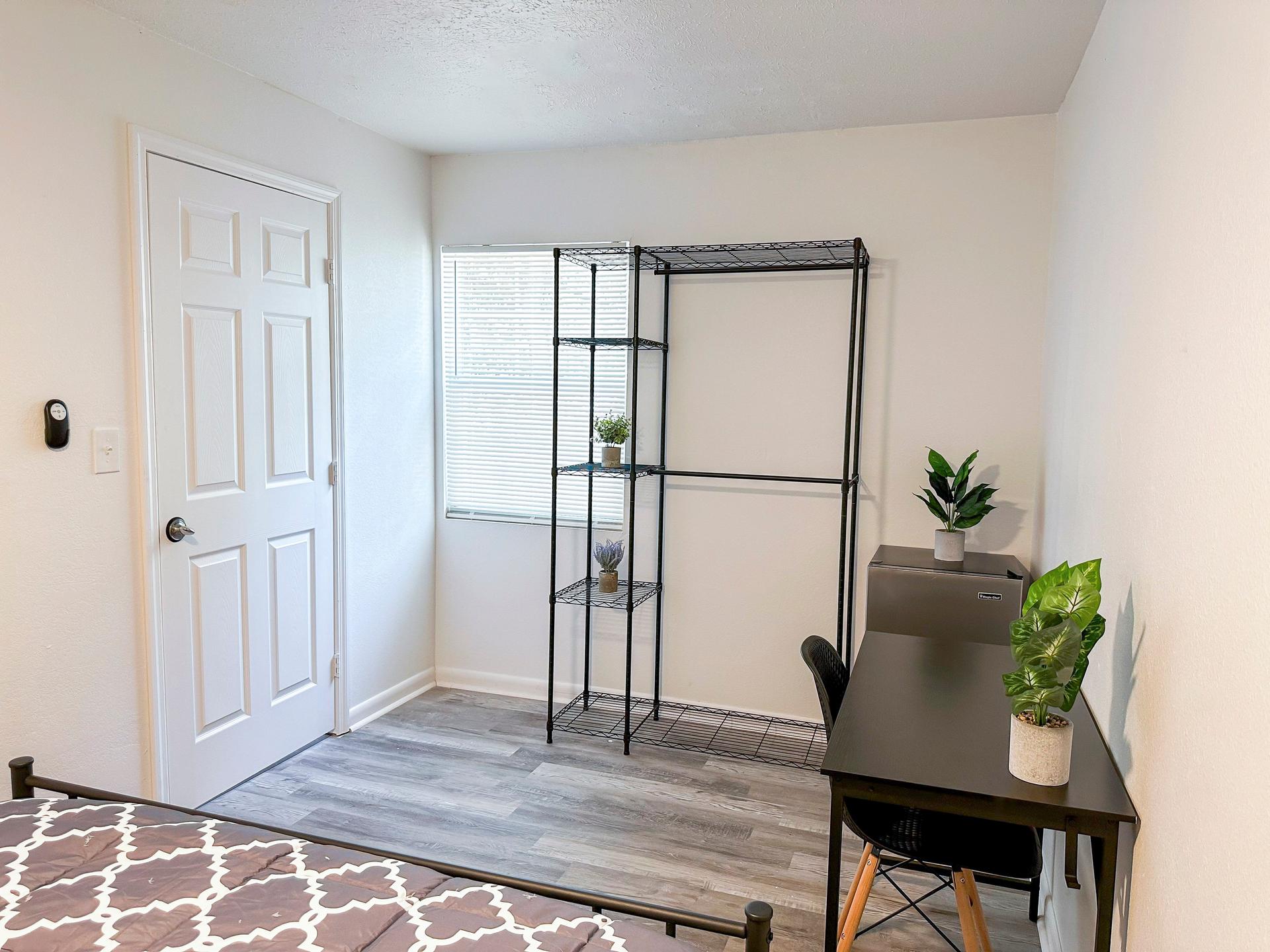 living_room, detected:carpet