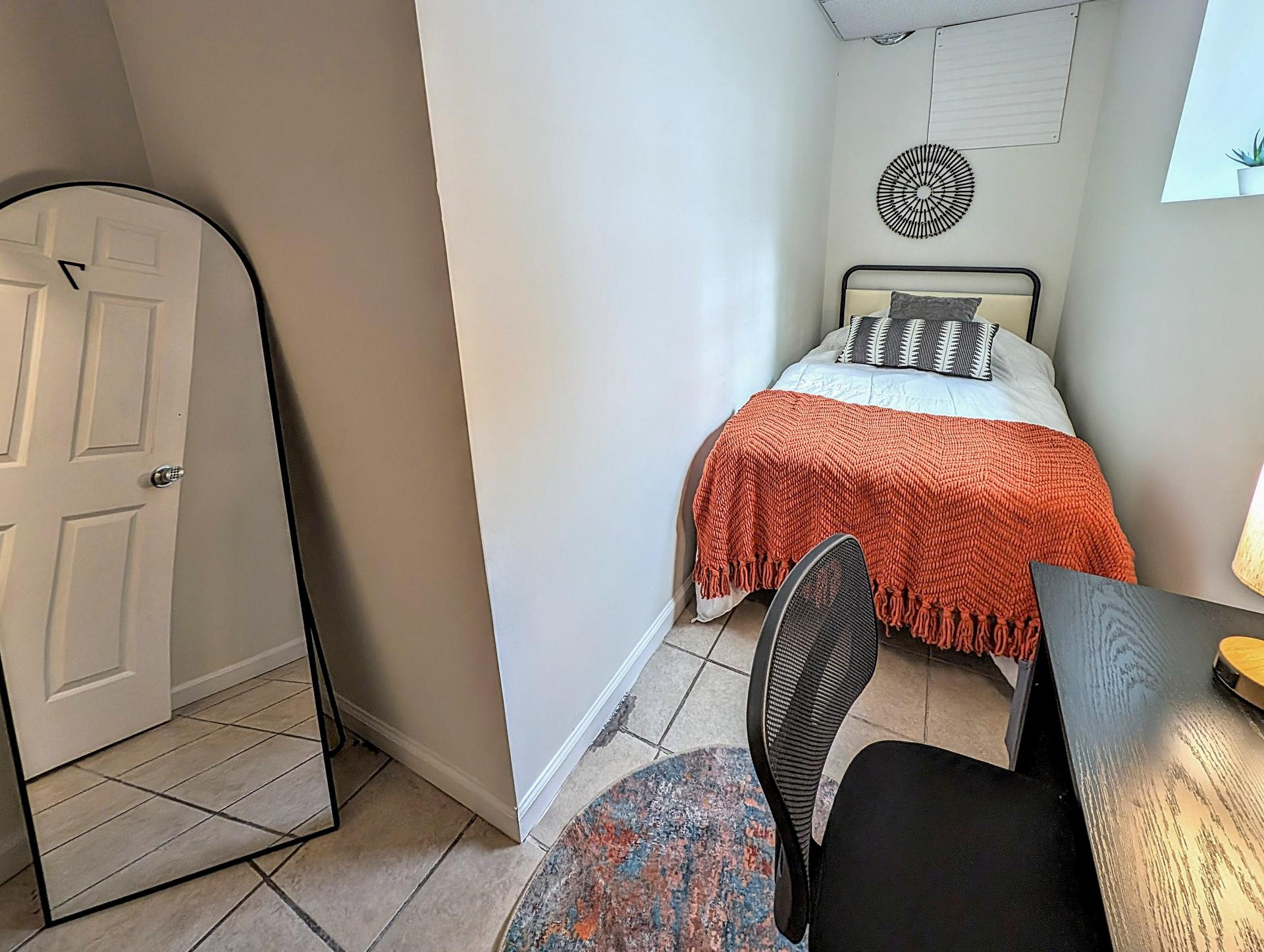 bedroom, detected:bed