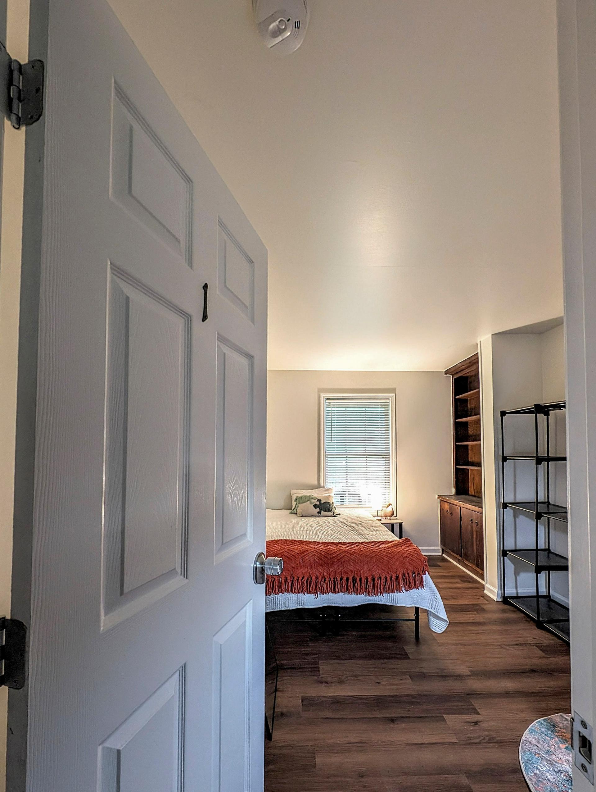 bedroom, detected:bed