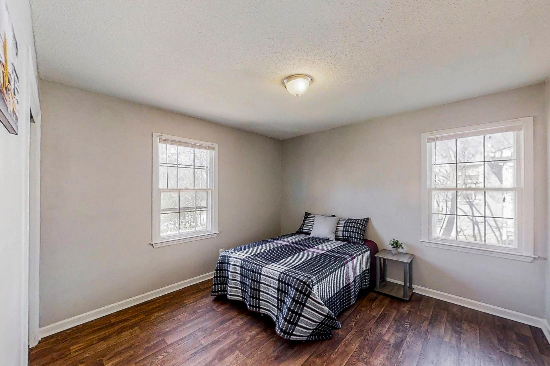 bedroom, detected:window blind, bed