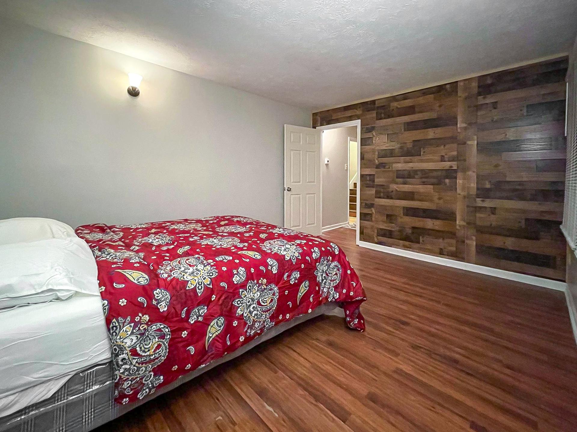 bedroom, detected: bed