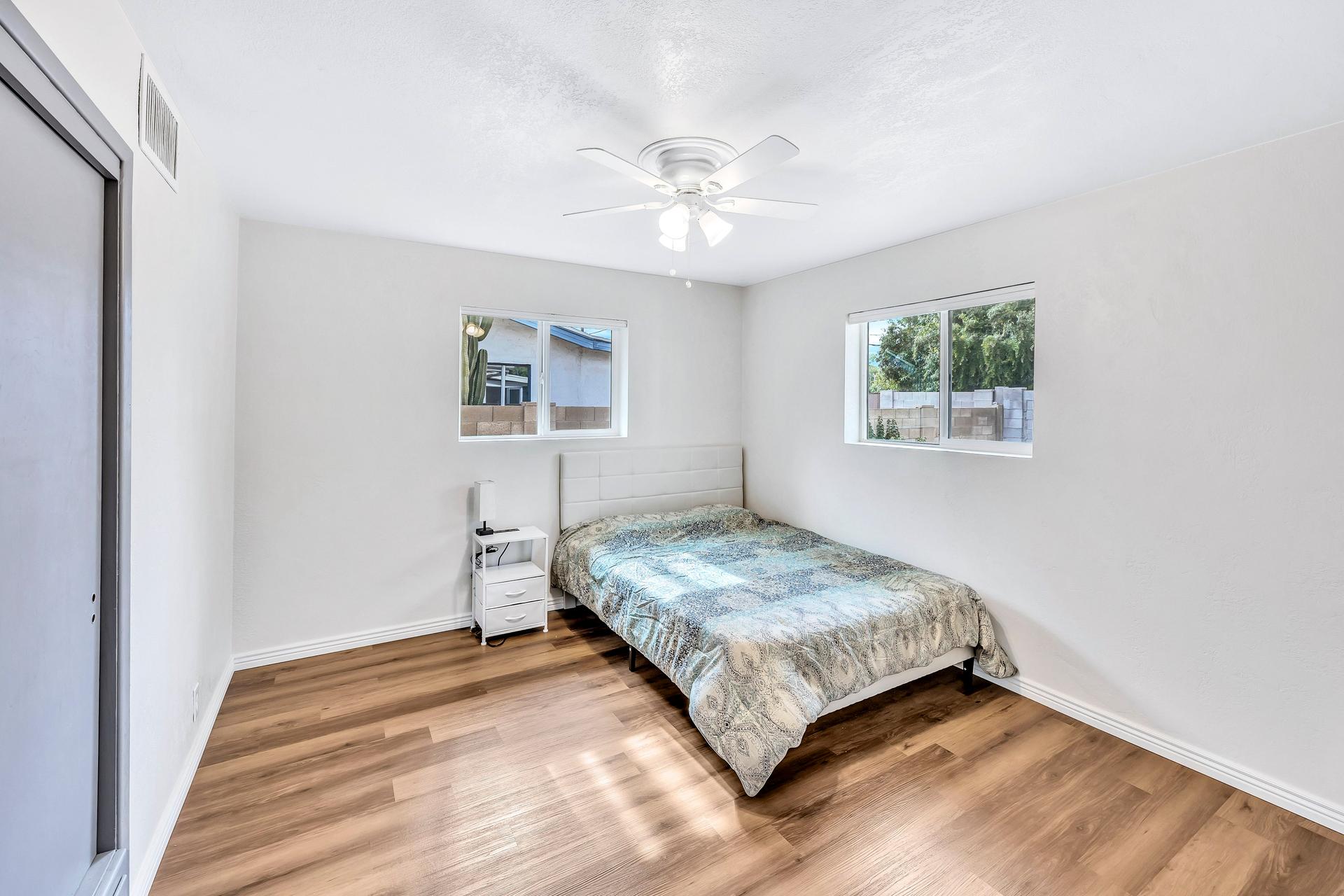 bedroom, detected:ceiling fan, bed