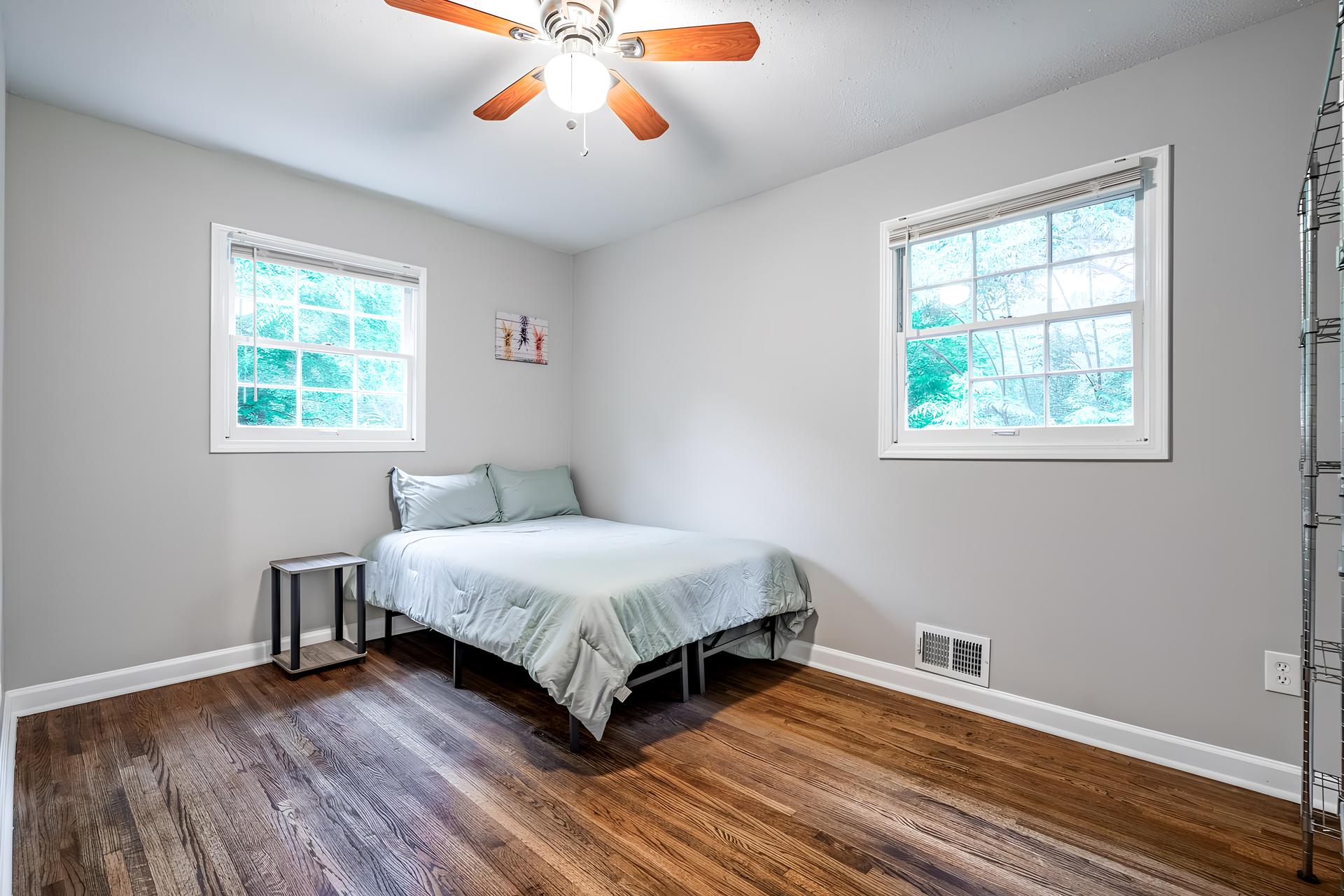bedroom, detected:ceiling fan, bed, window blind