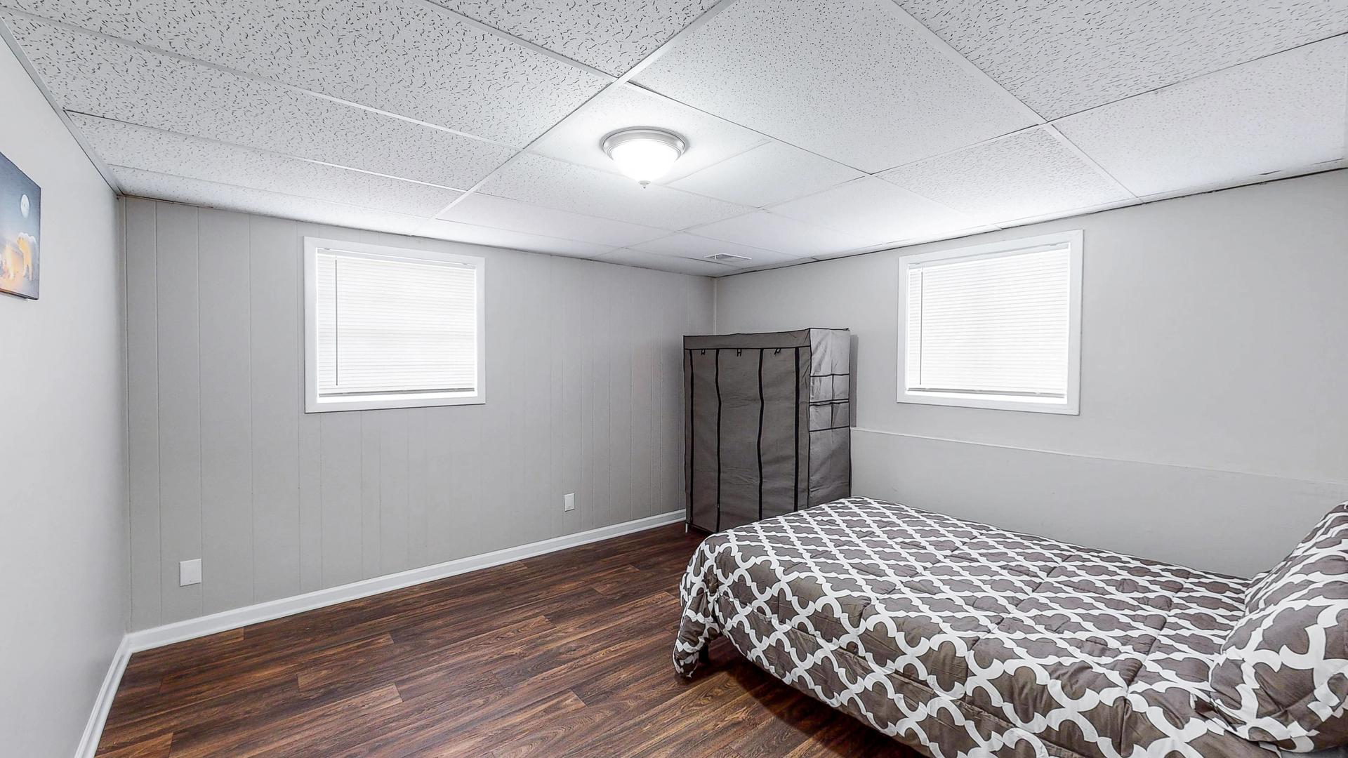 bedroom, detected: window blind, bed