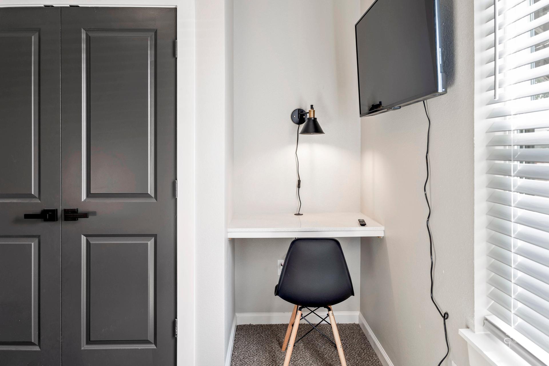 living_room, detected:window blind