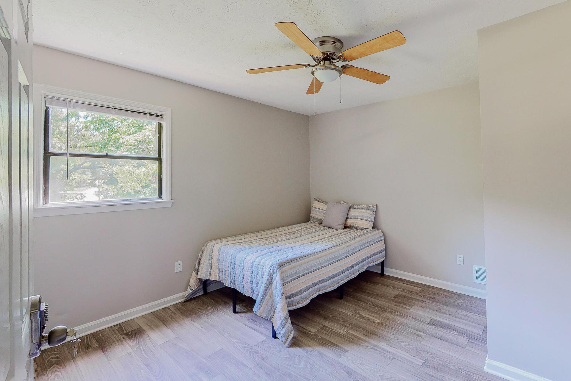bedroom, detected:ceiling fan, window blind, bed