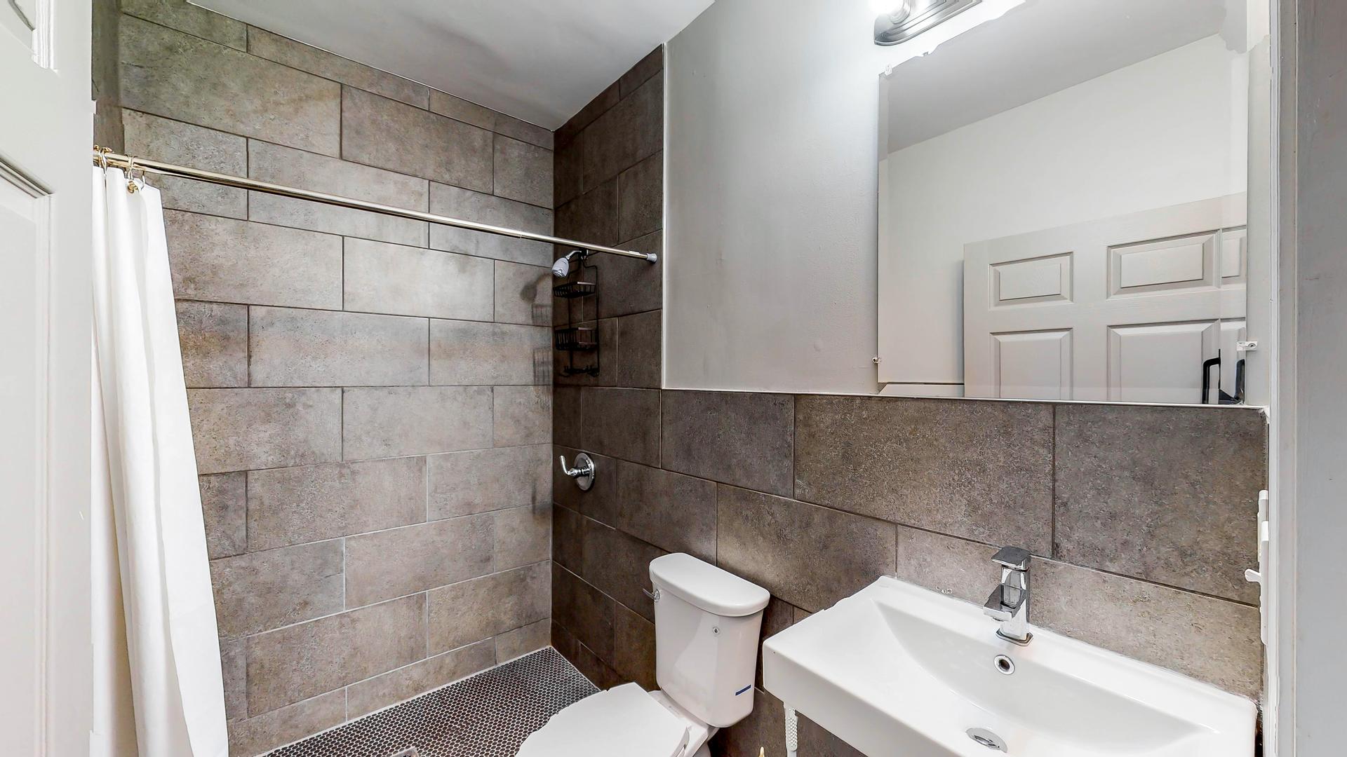 Bathroom(s)