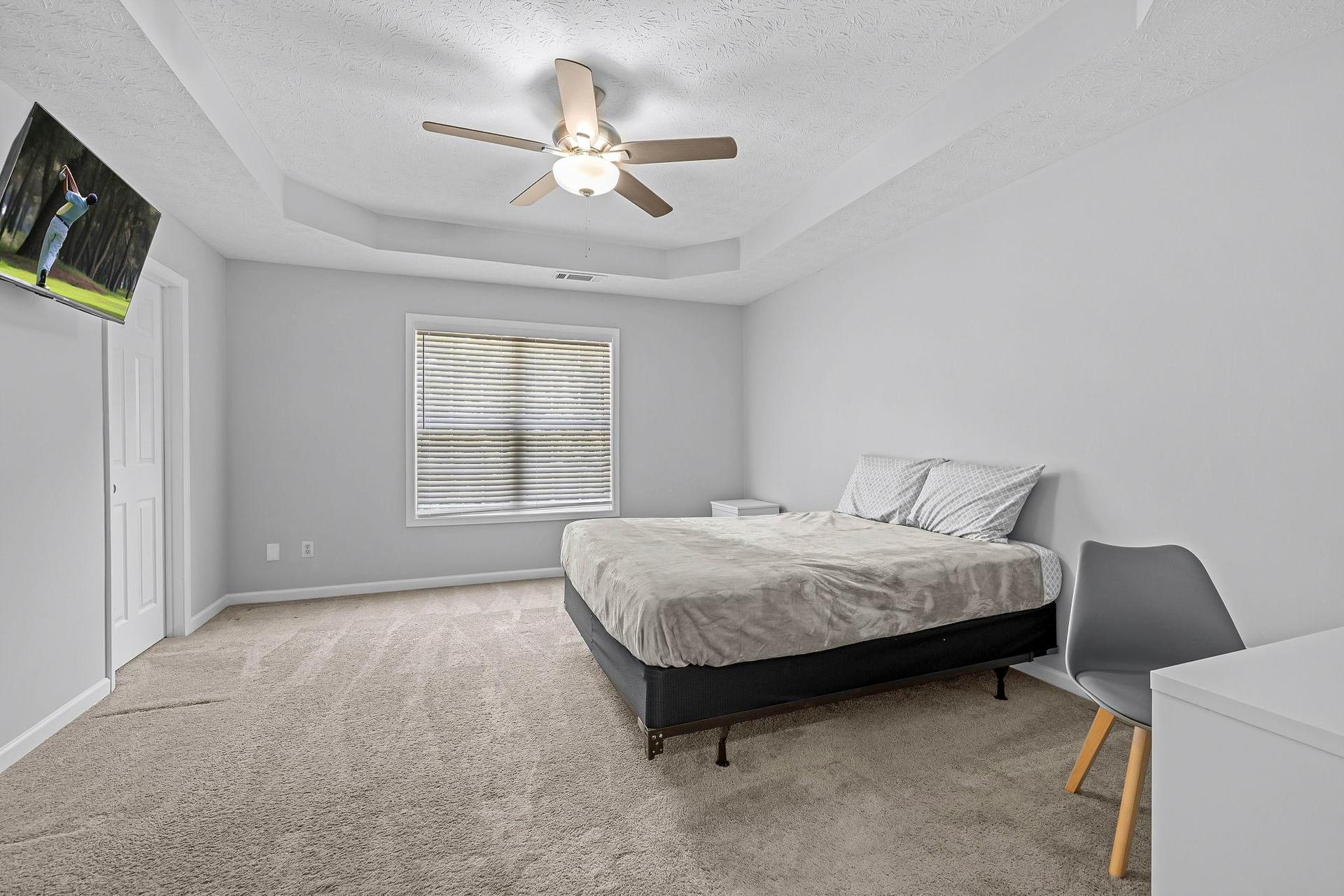 bedroom, detected:ceiling fan, window blind, bed