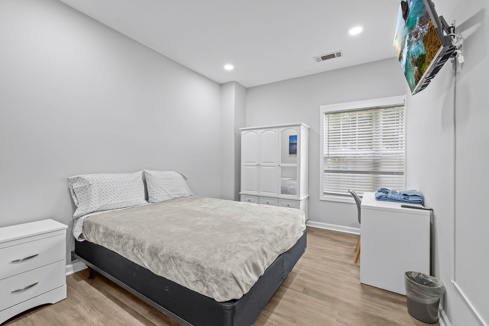 bedroom, detected:bed