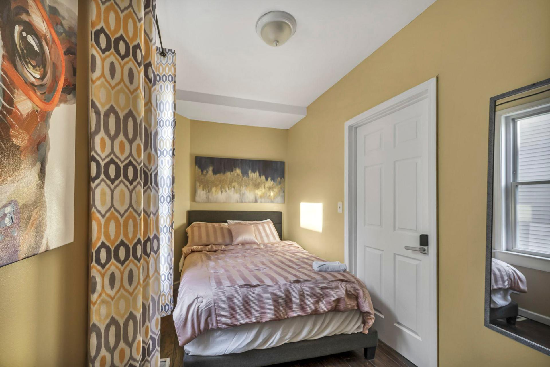 bedroom, detected:bed, window blind