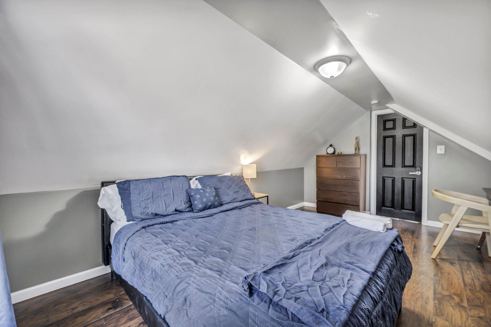 bedroom, detected:bed
