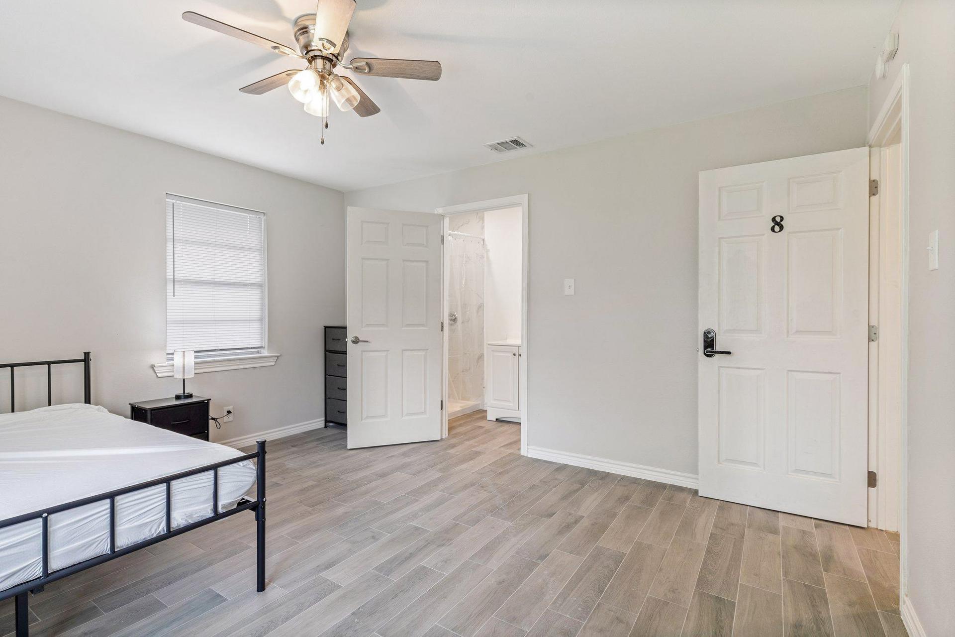 living_room, detected:ceiling fan, window blind