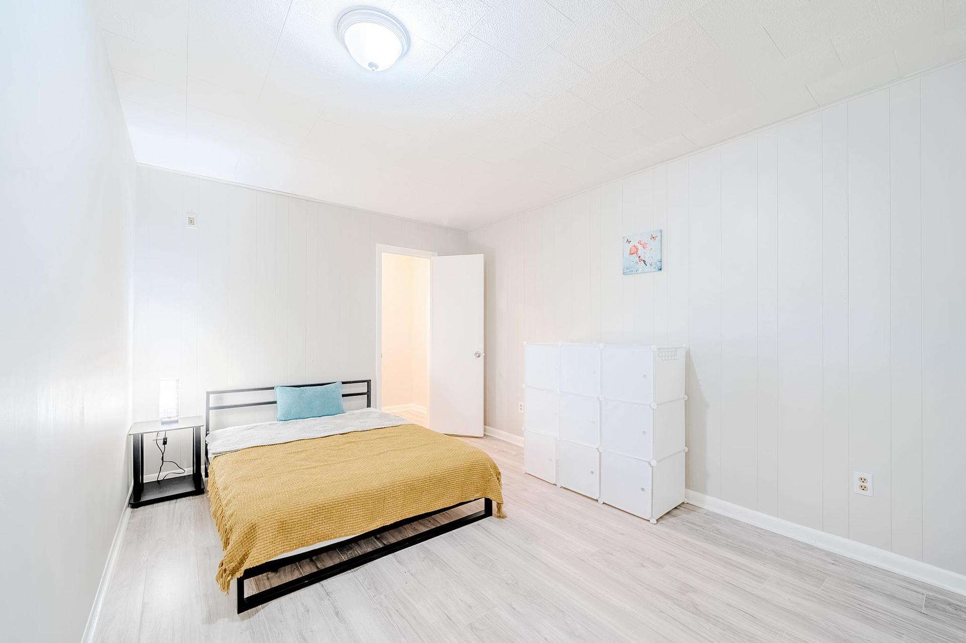 bedroom, detected: bed