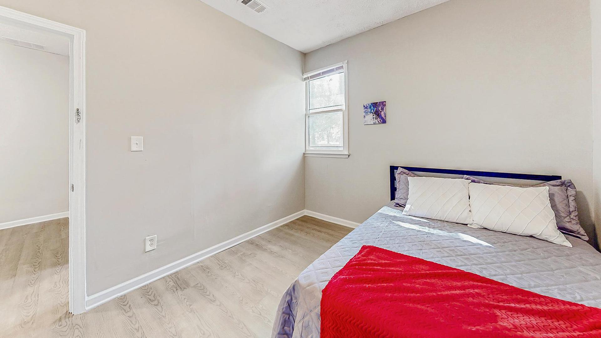 bedroom, detected: bed