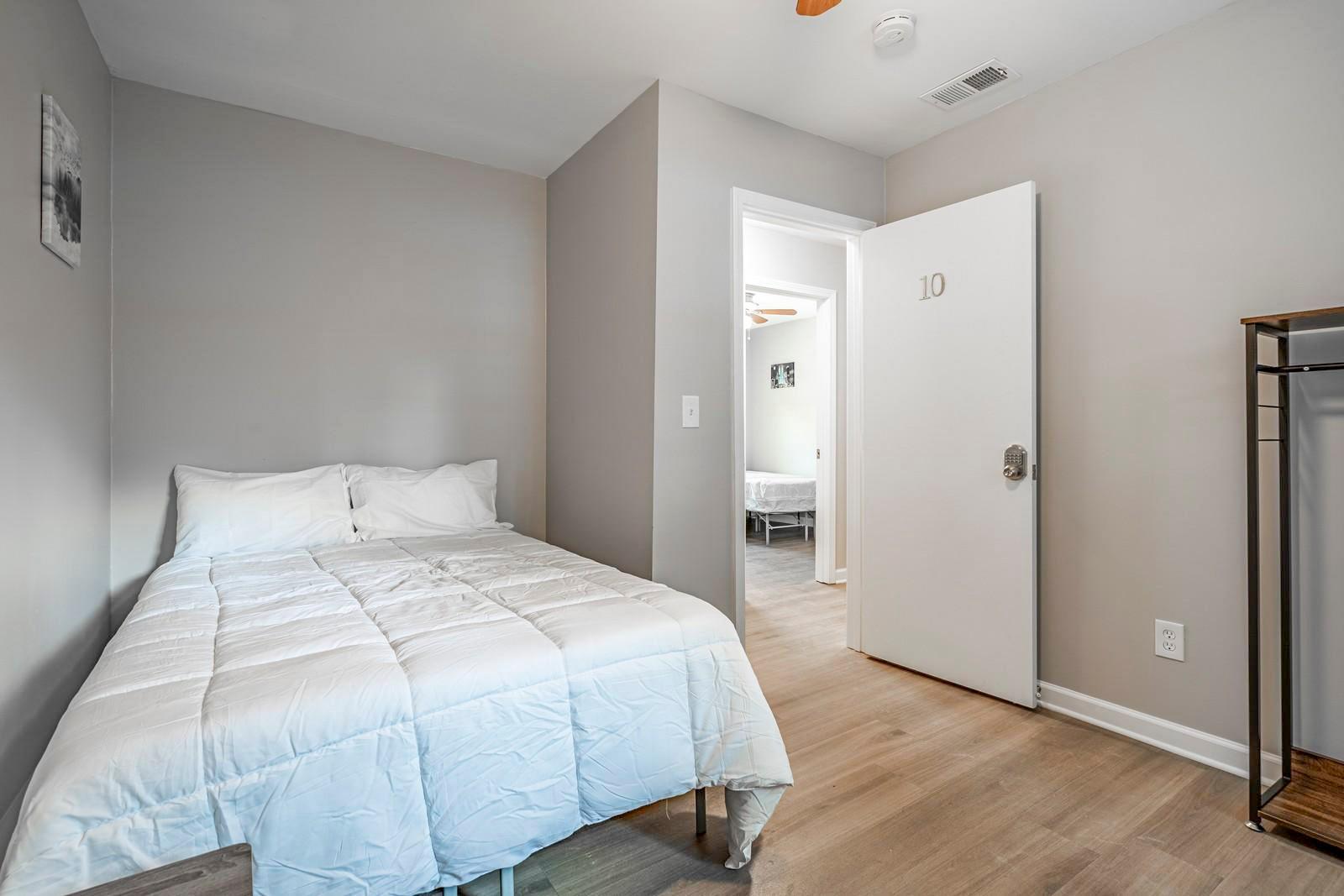 bedroom, detected:bed