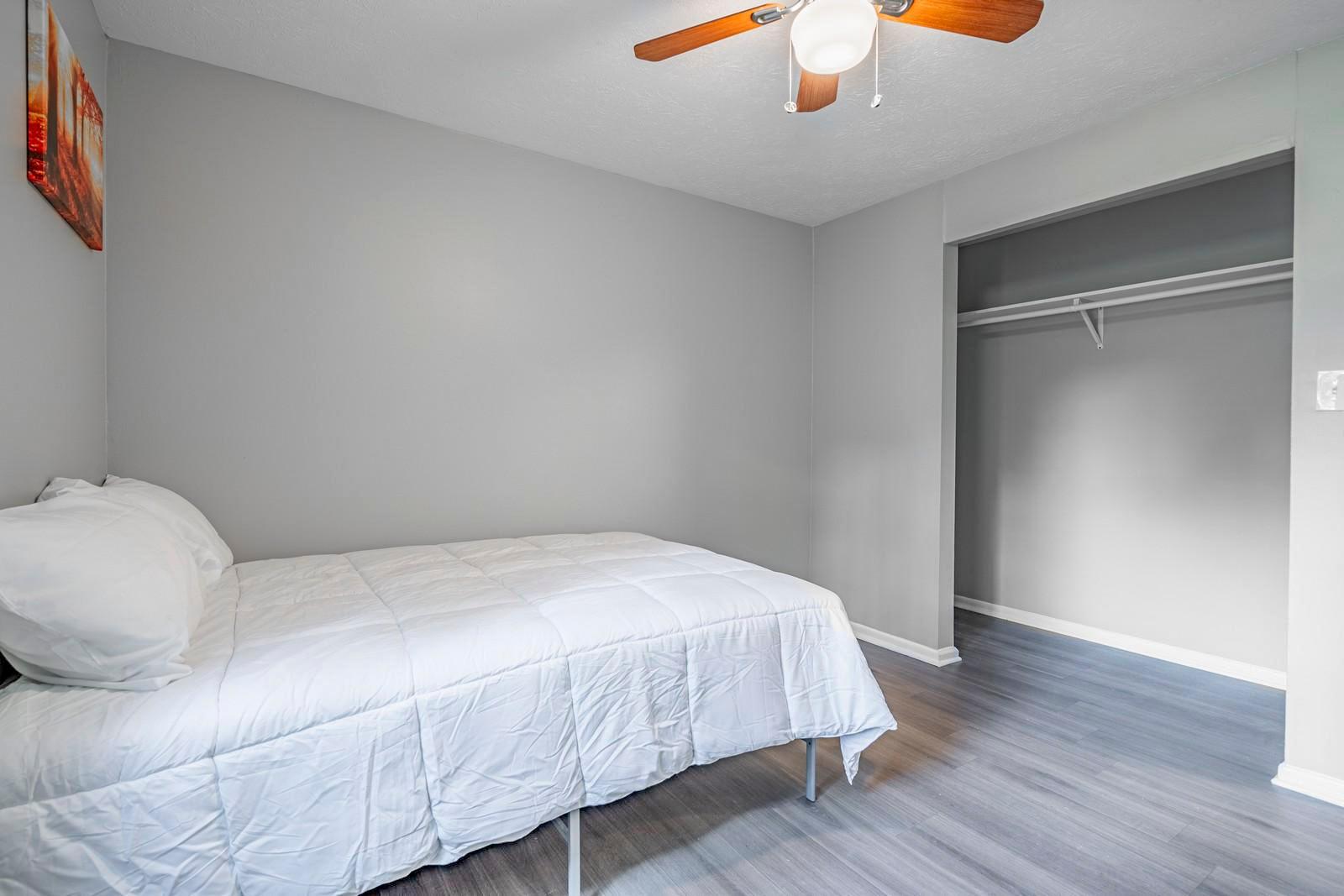 bedroom, detected:ceiling fan, bed