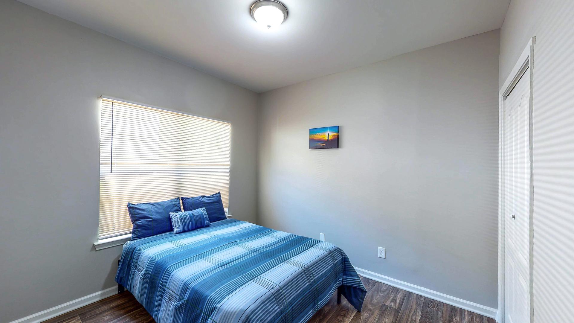 bedroom, detected: bed, window blind