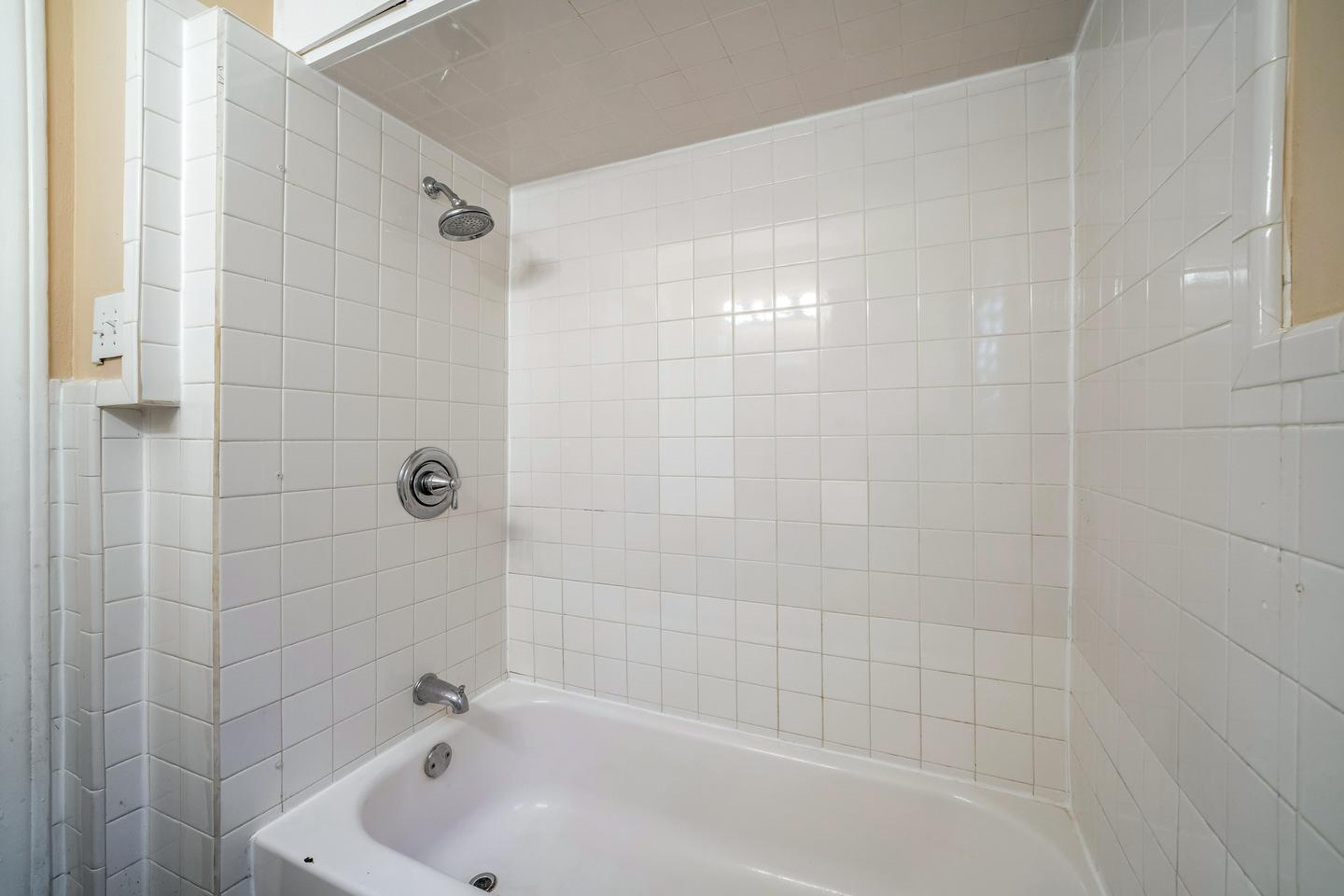 Bathroom(s)