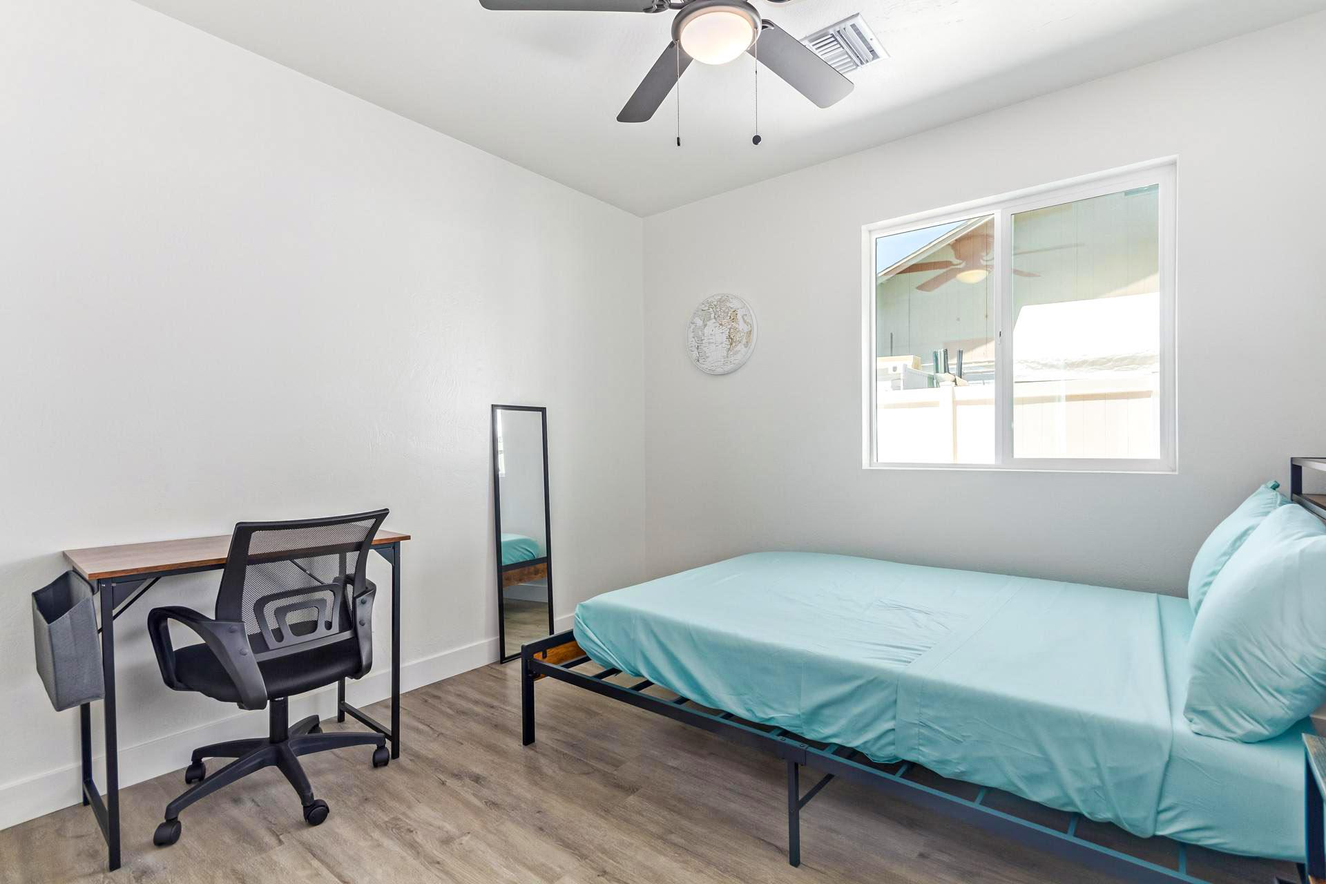 bedroom, detected:ceiling fan, bed, window blind