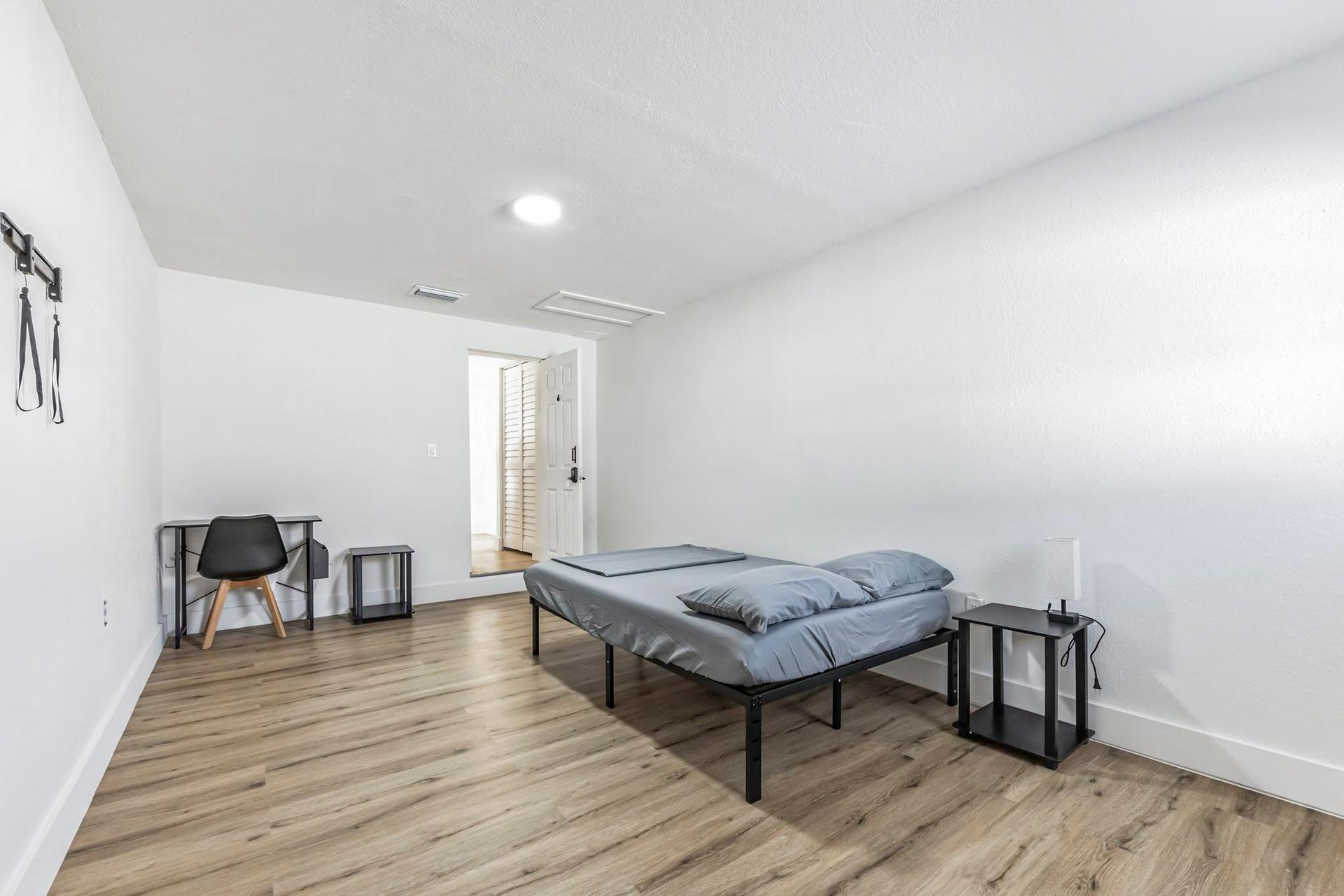 bedroom, detected:bed