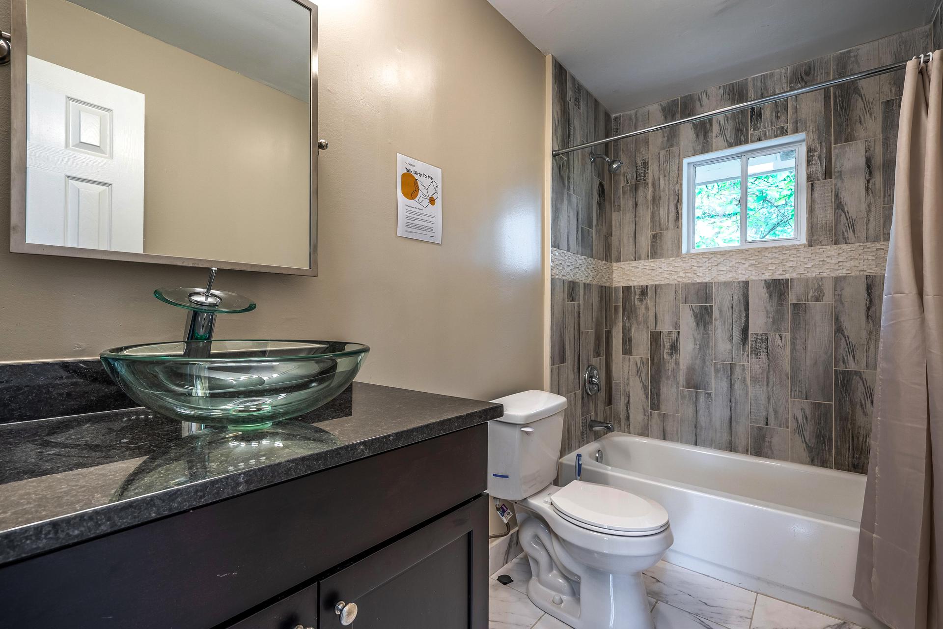 bathroom, detected: bathtub, shower