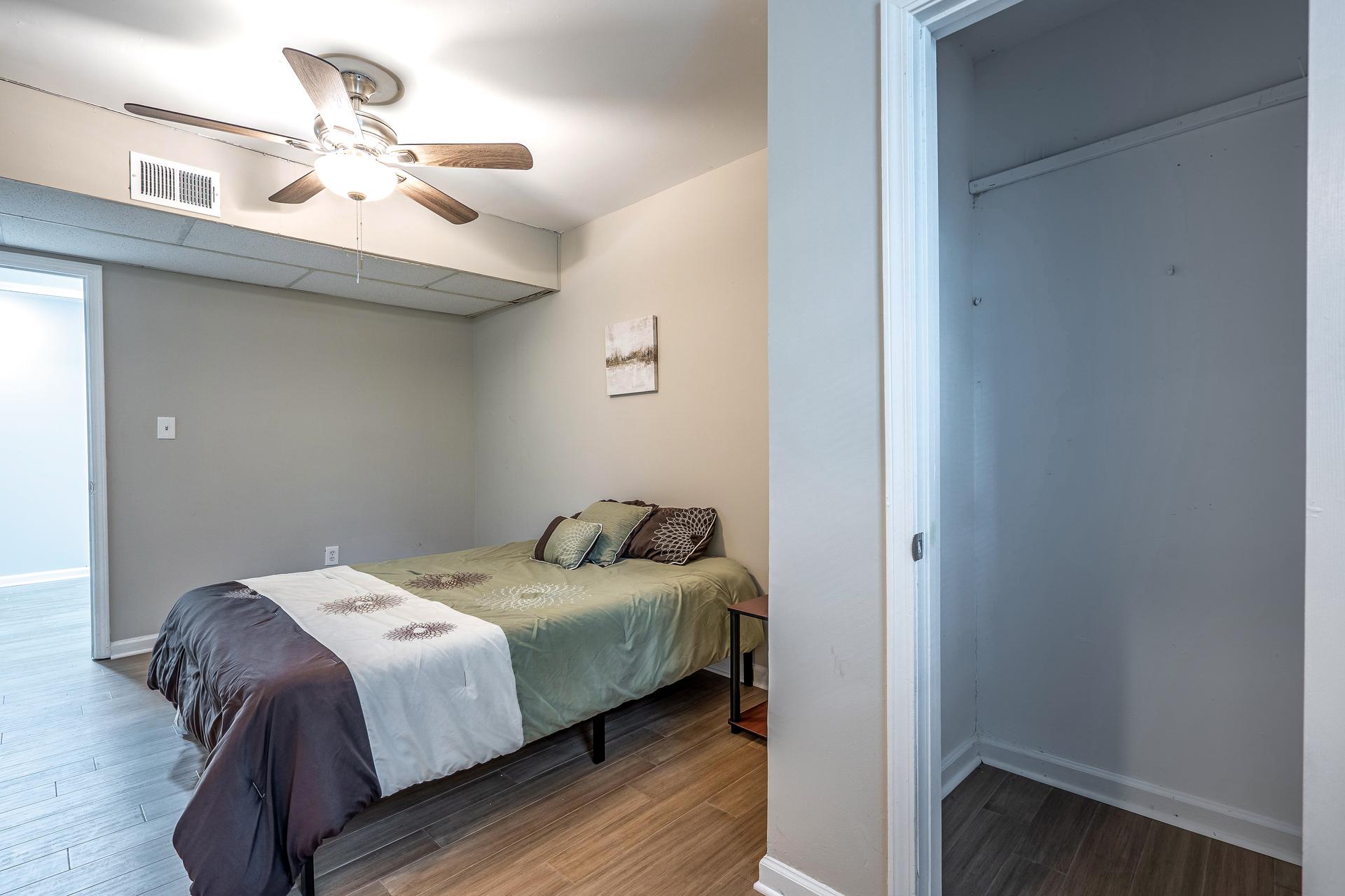 bedroom, detected: ceiling fan, bed