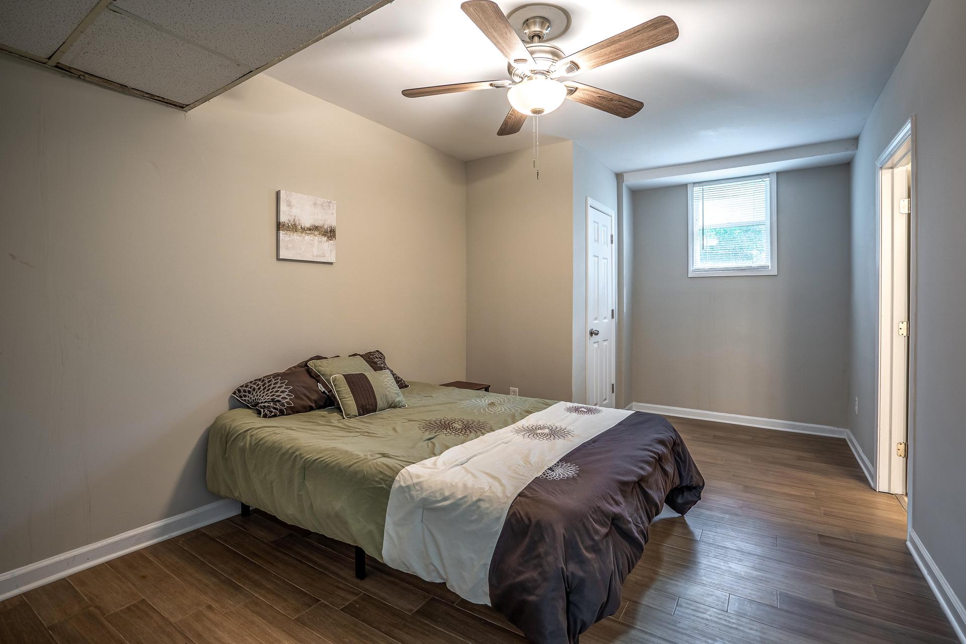 bedroom, detected: ceiling fan, bed, window blind
