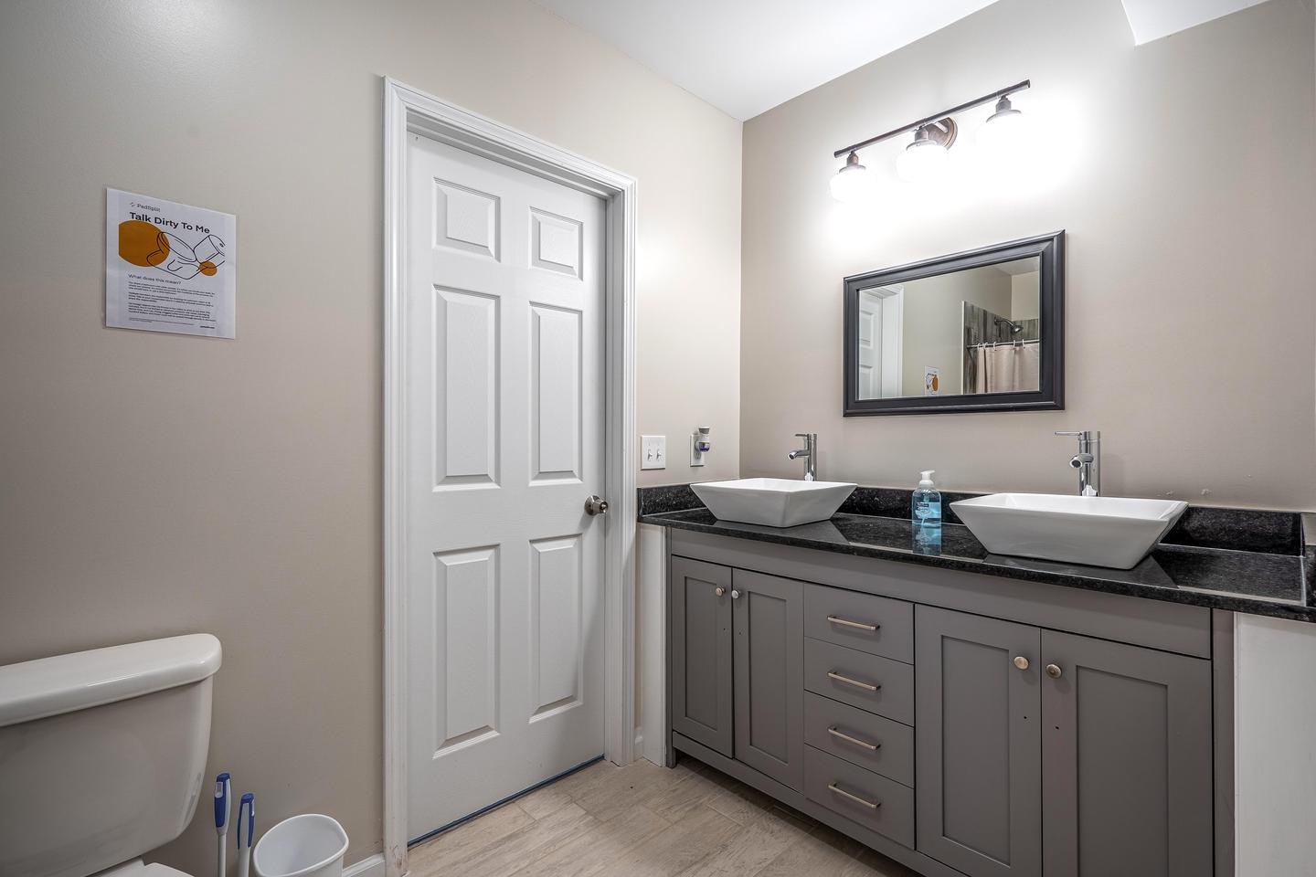 Bathroom(s)