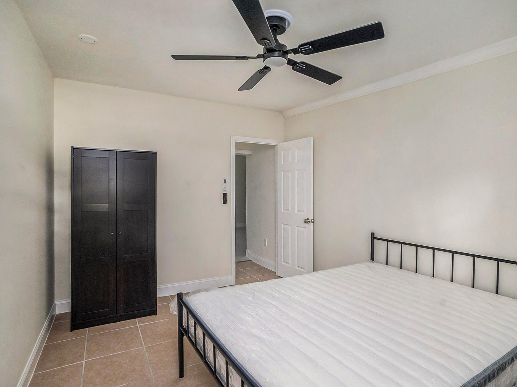 bedroom, detected:ceiling fan, bed