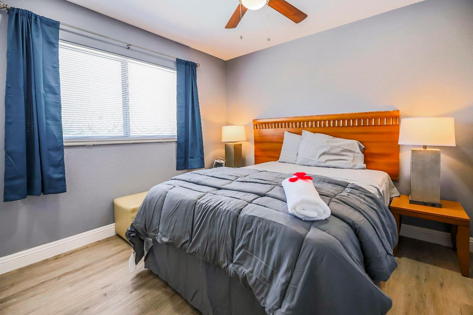 bedroom, detected:ceiling fan, window blind, bed