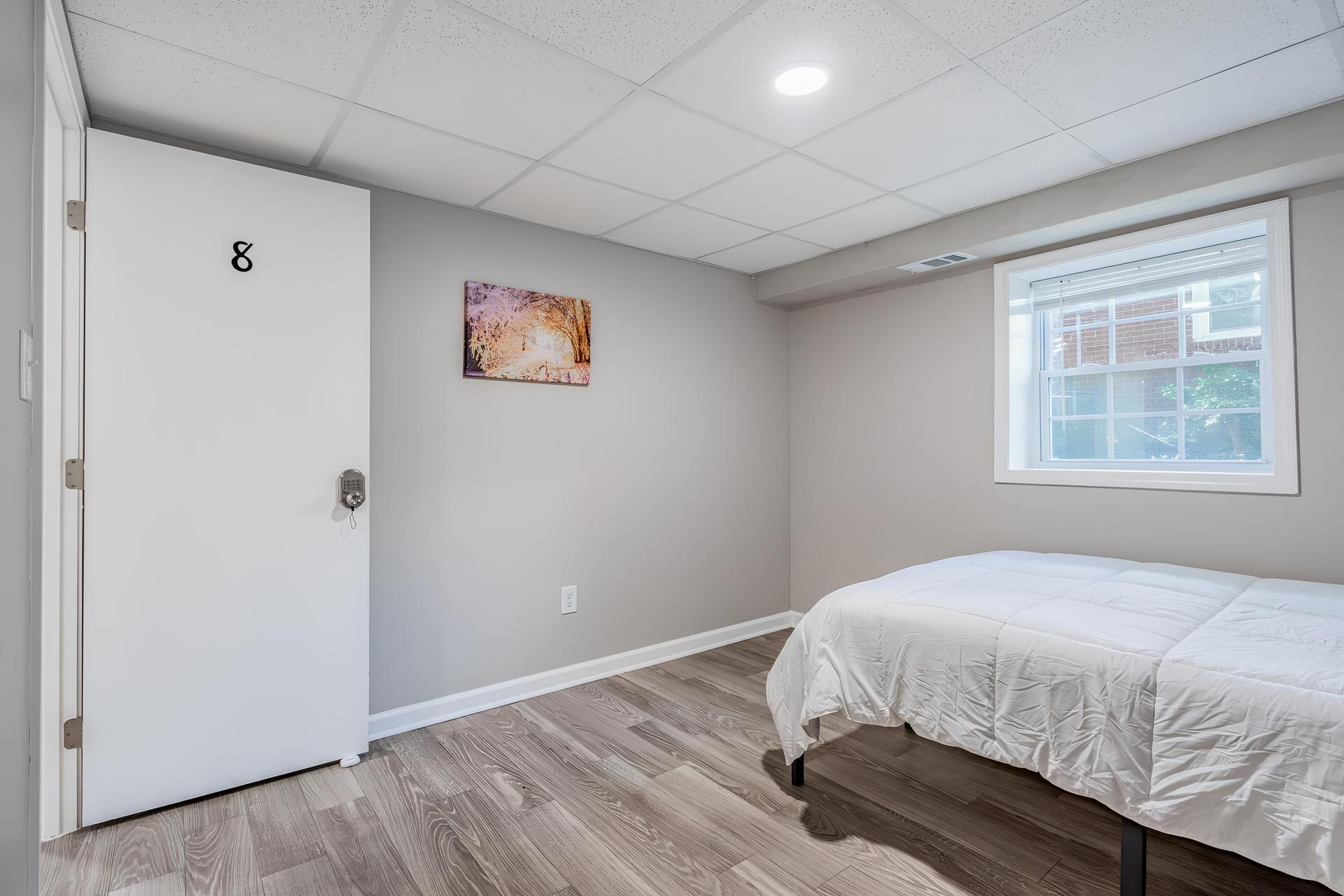 bedroom, detected:bed, window blind
