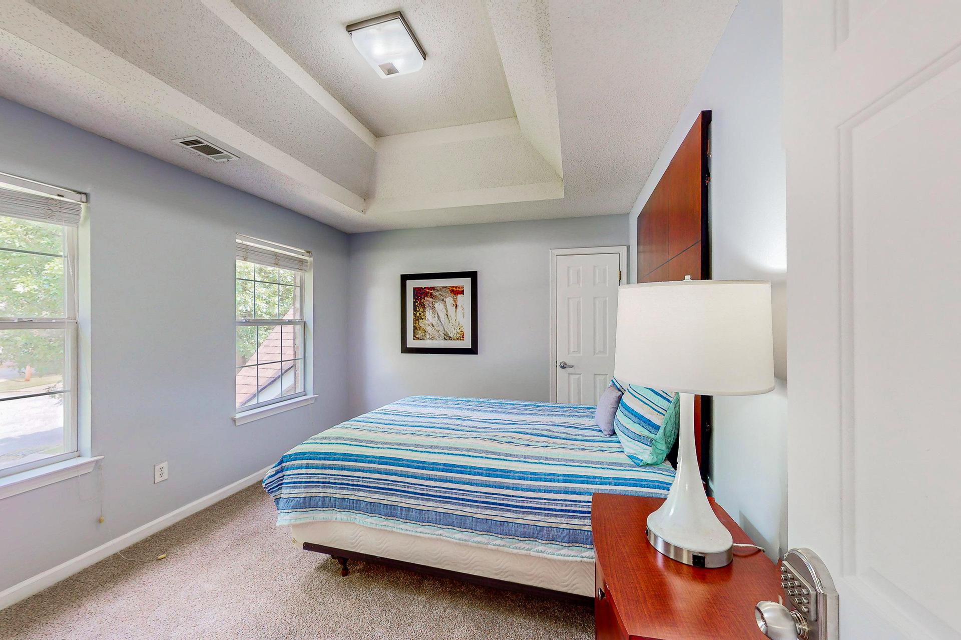 bedroom, detected:bed, ceiling fan, carpet