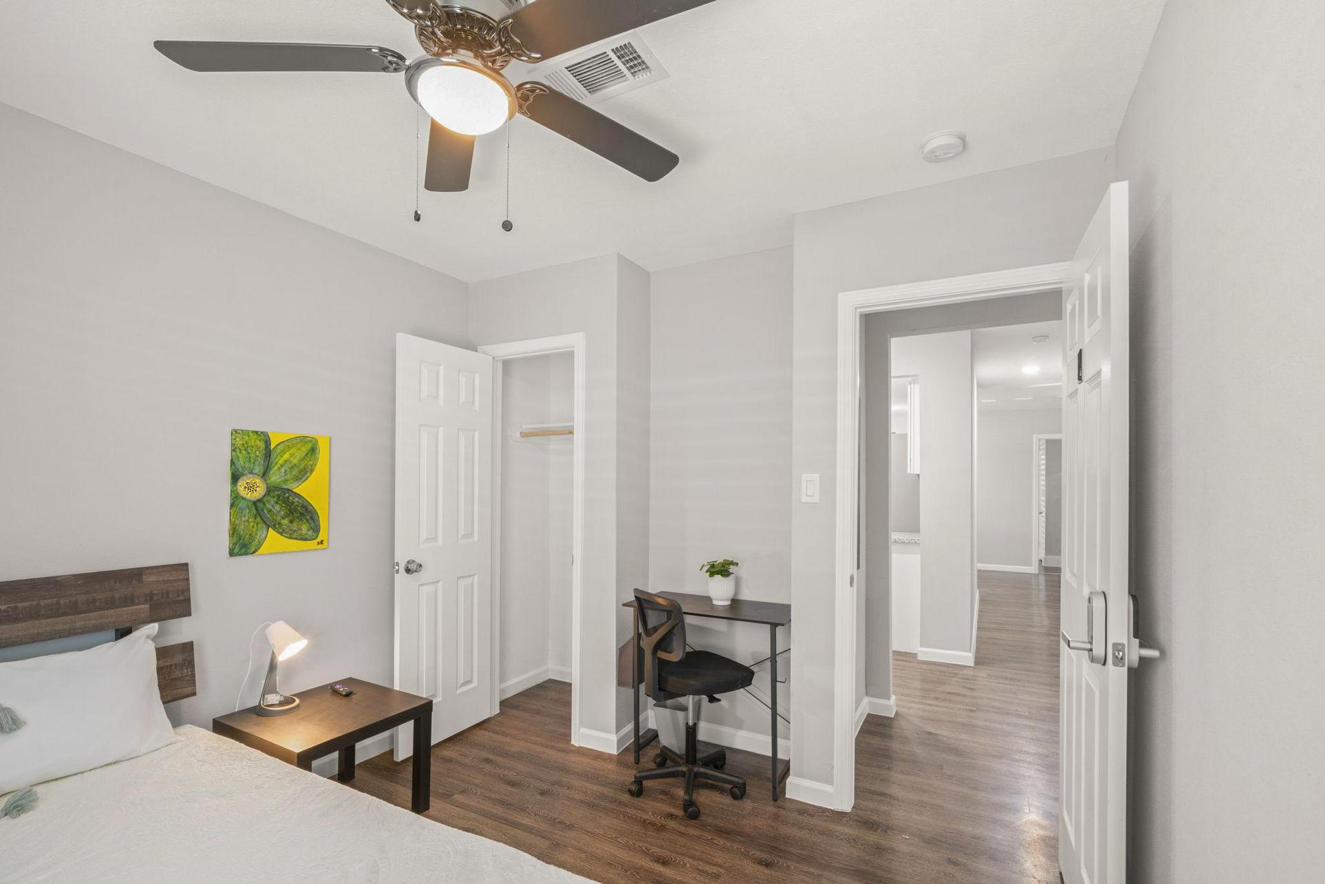 living_room, detected:ceiling fan