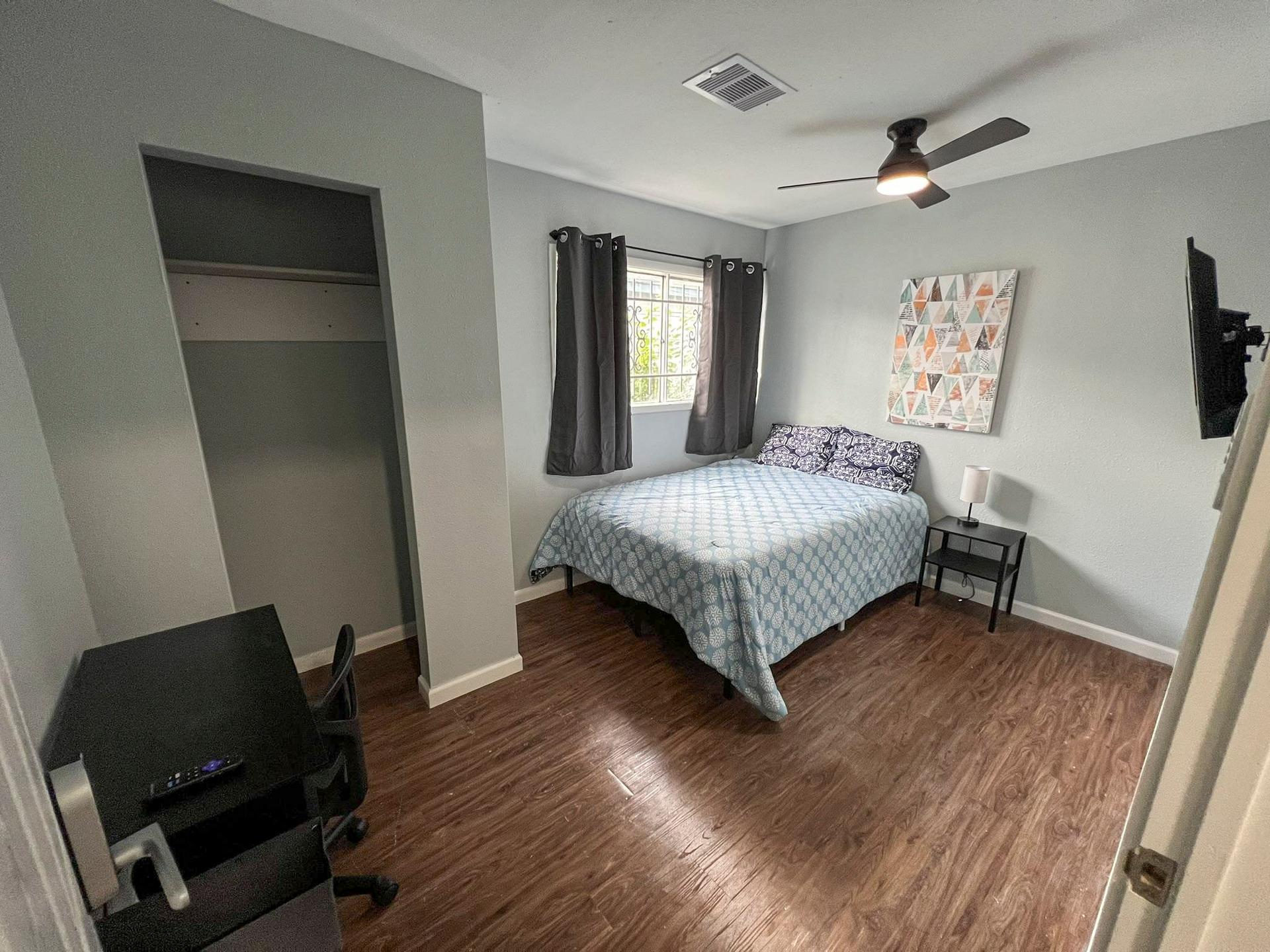 bedroom, detected:bed, ceiling fan